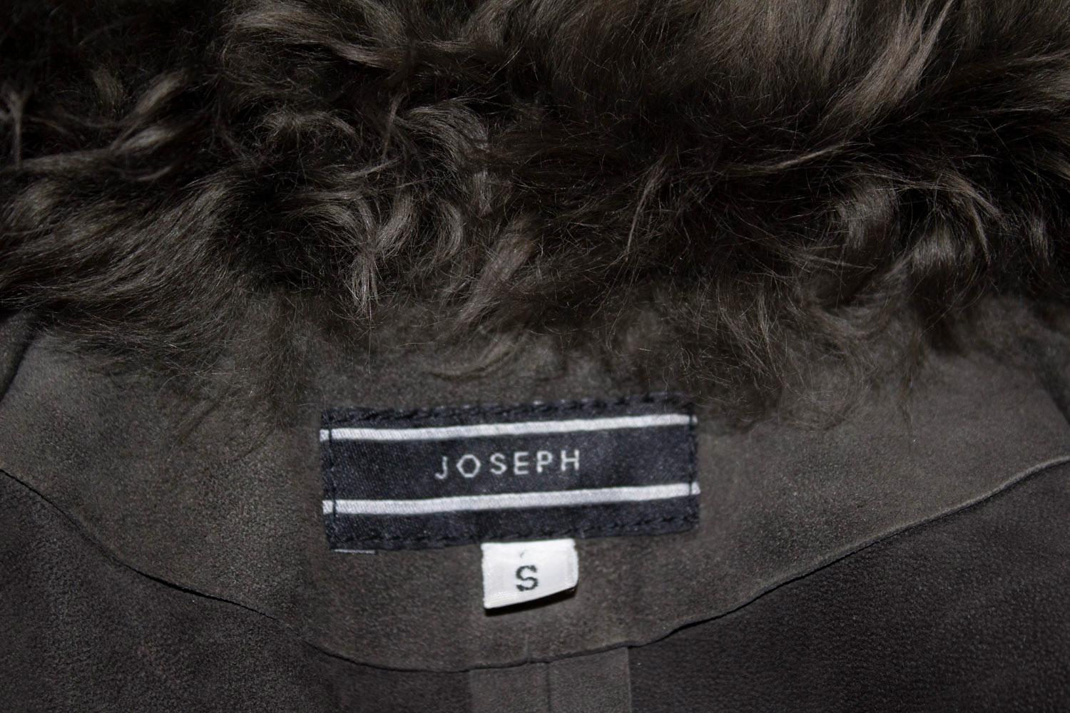 Joseph Olivgrnes Strick-Strick  Wildleder und ''Fur''  Jacke im Zustand „Gut“ im Angebot in London, GB