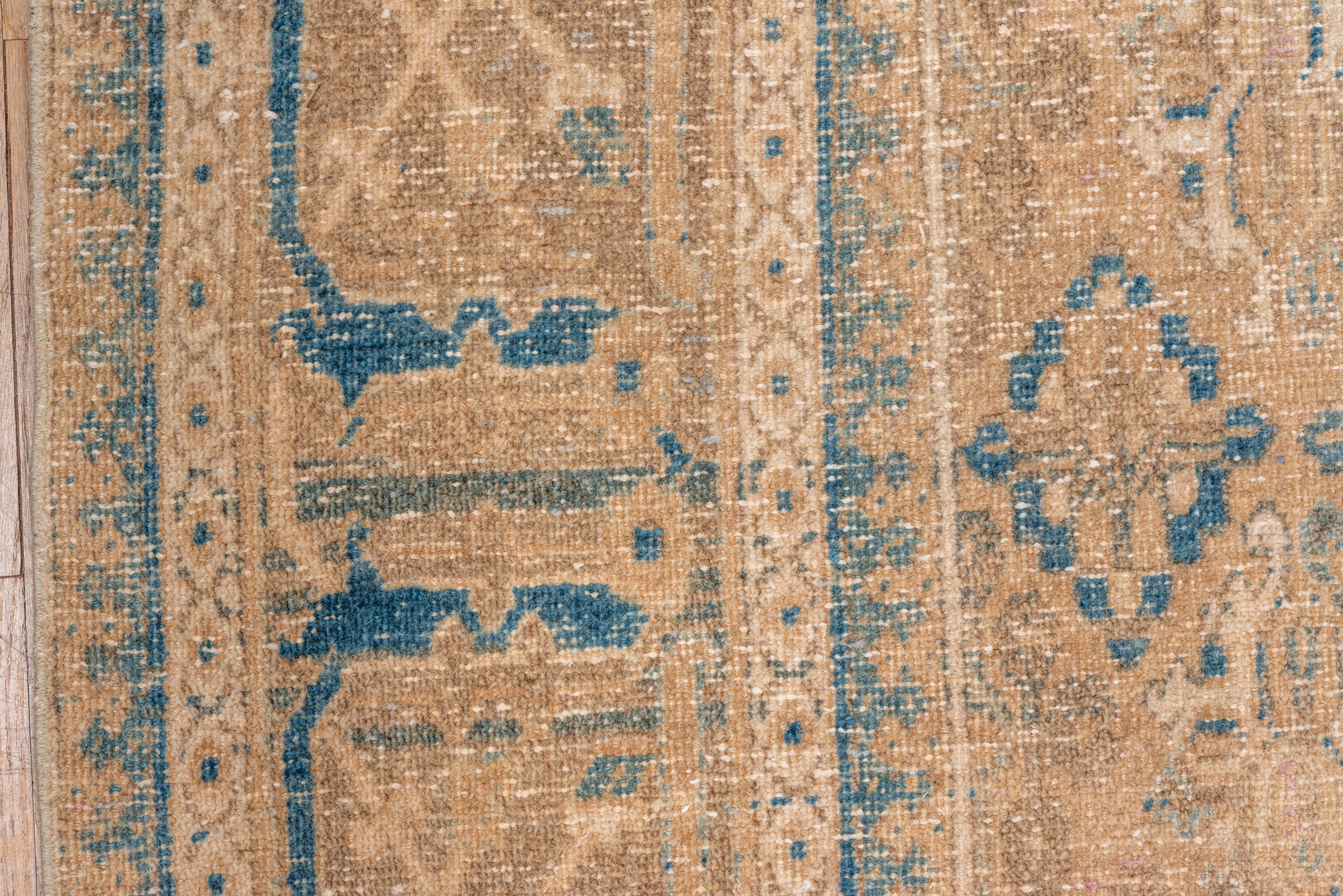 20ième siècle Vintage By/One Rug Diamond Lattice Design en vente