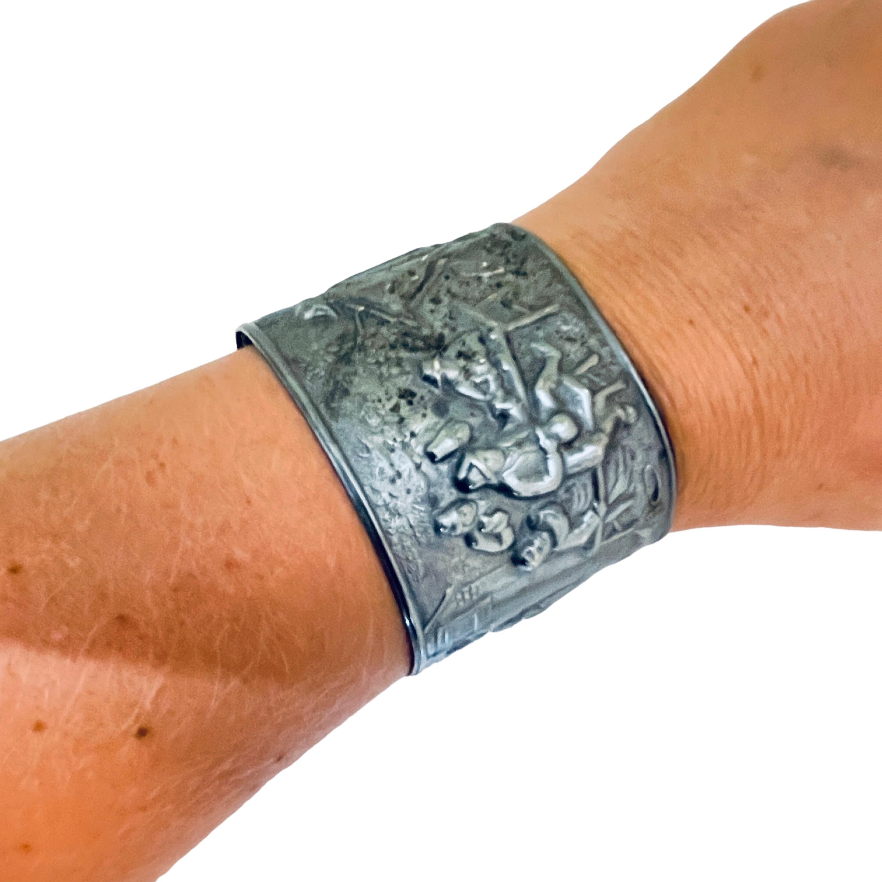 DETTAGLI

- firmato JRS DANIMARCA

- placcato argento 

- bracciale vintage di design  

MISURE  

- 

CONDIZIONE

-  ottime condizioni vintage con minimi segni di usura 

 Sku 33

❤️❤️   GIOIELLI DI DESIGN VINTAGE   ❤️❤️

❤️❤️  ALEXANDER'S BOUTIQUE