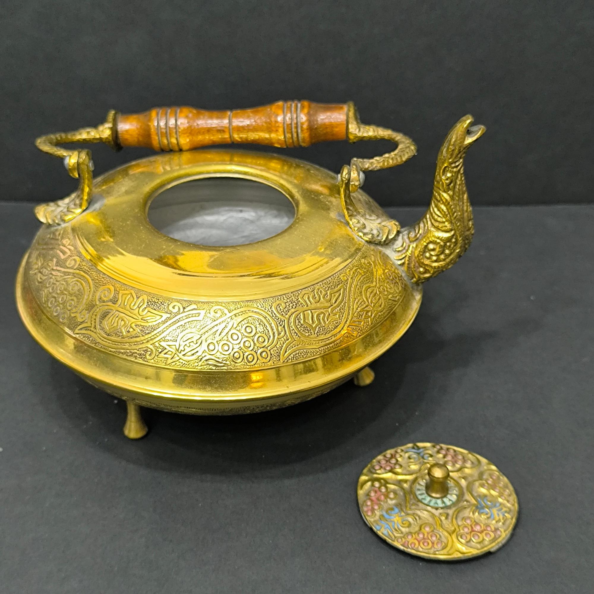 Candelieri Judaica d'epoca e teiera in ottone - Set perfetto da regalo e da collezione in vendita 8