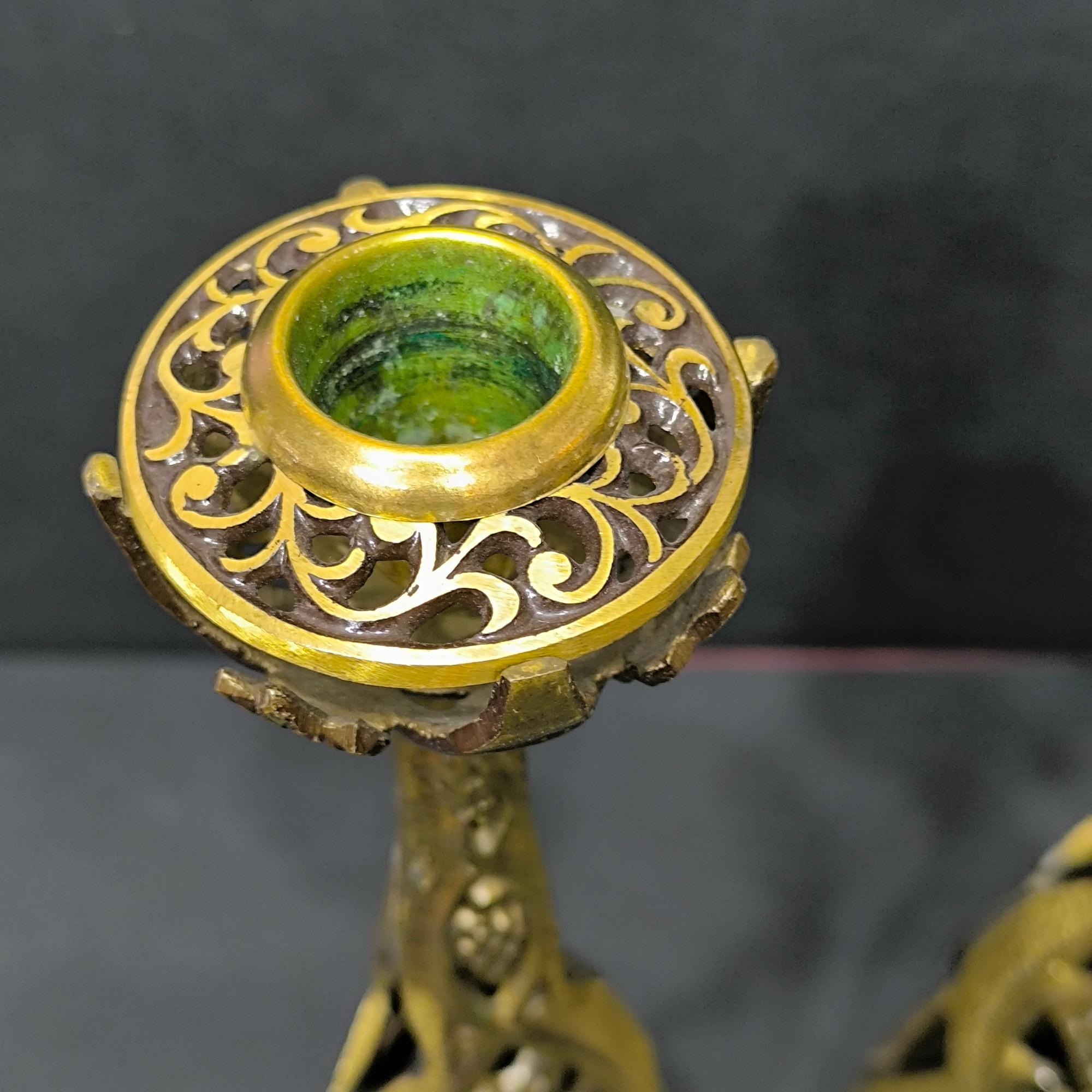 Candelieri Judaica d'epoca e teiera in ottone - Set perfetto da regalo e da collezione in vendita 2