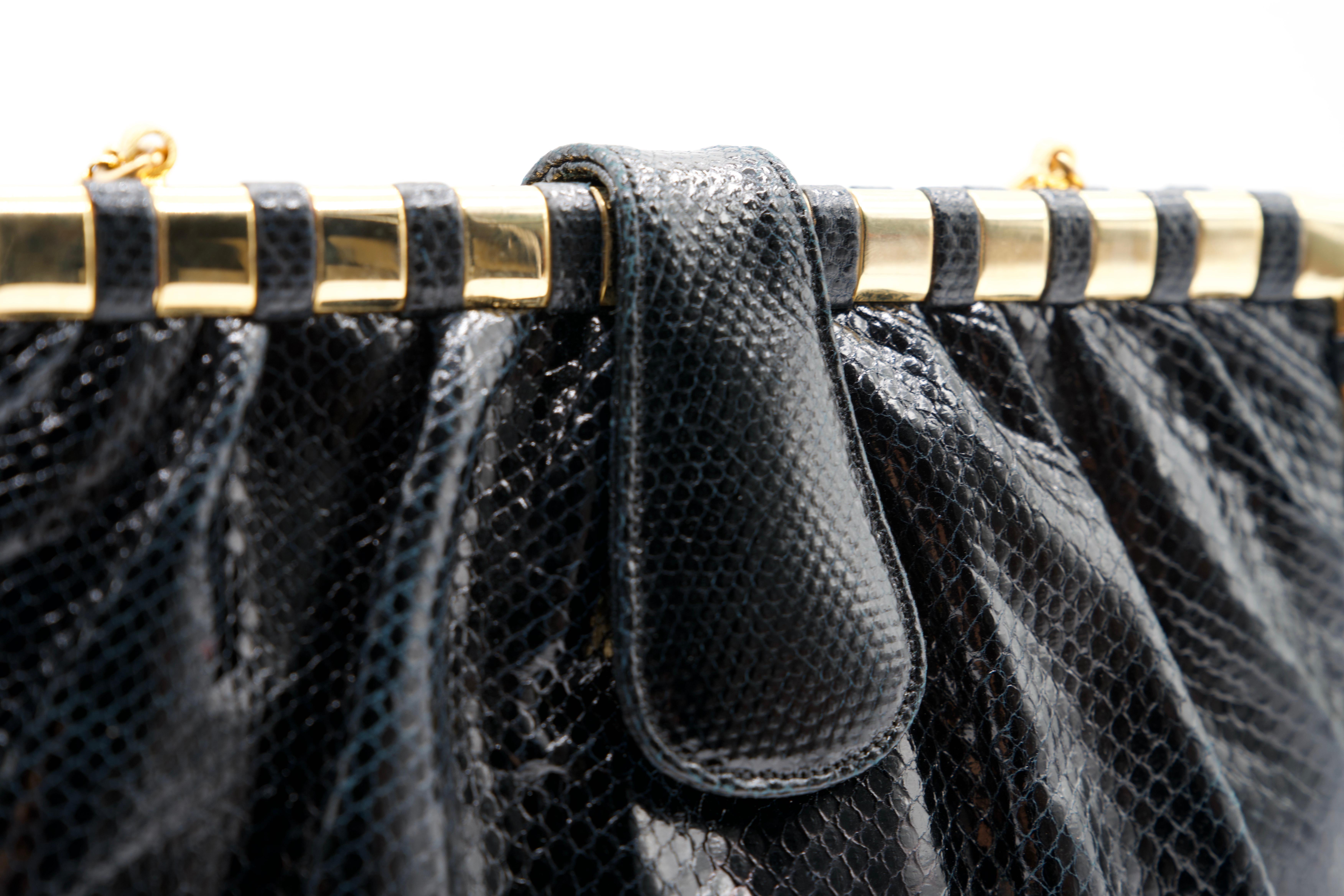 Bolso vintage Judith Karung negro herrajes dorados en venta 7