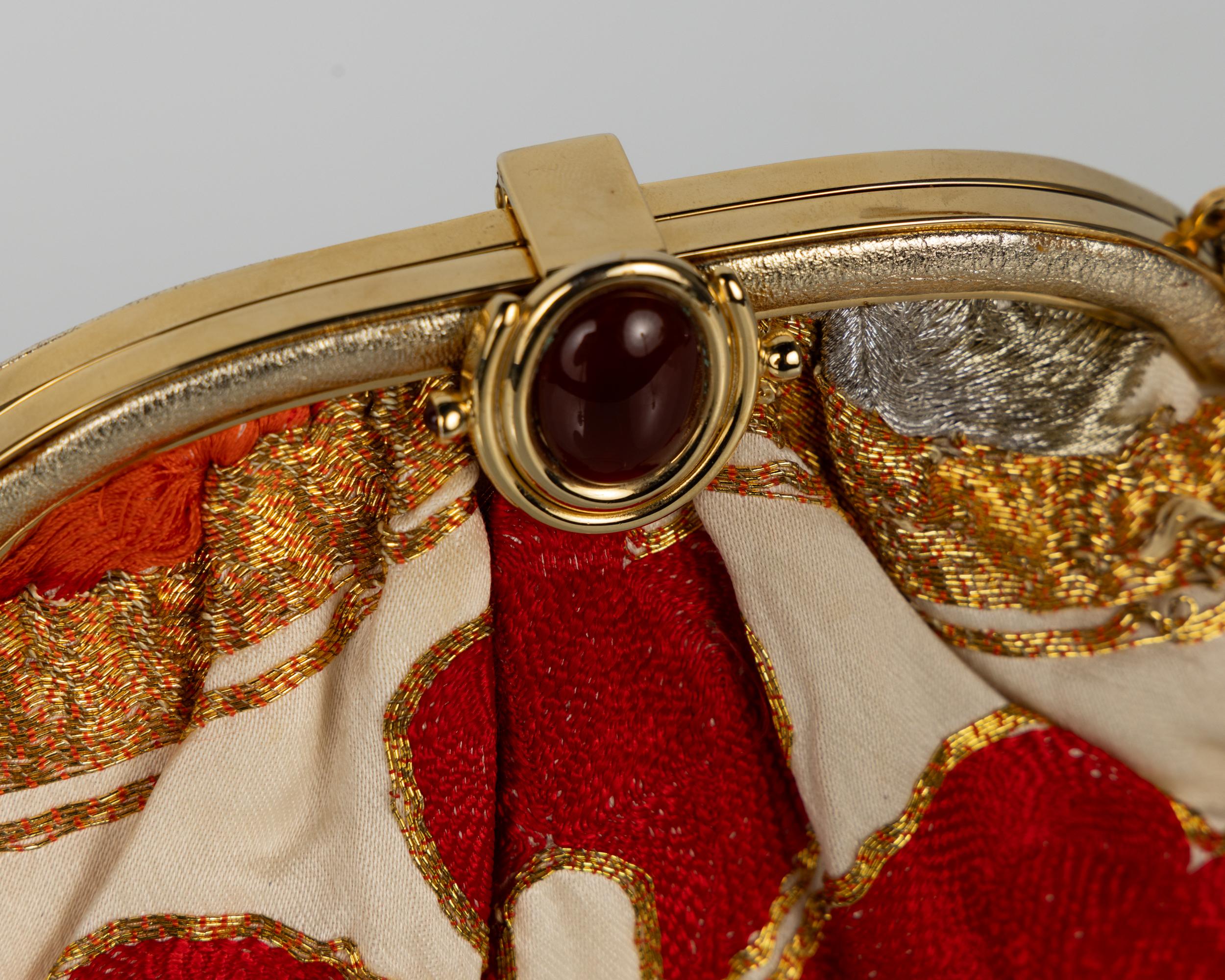 Bolso de mano convertible vintage Judith Leiber en seda obi roja y dorada en venta 4