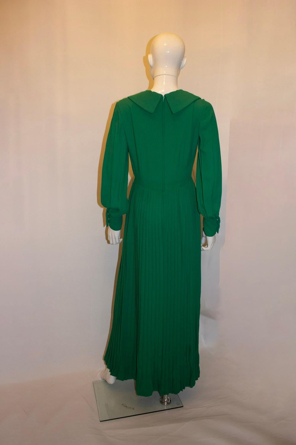 Women's Vintage Julian Rose Green Crepe Evening Gown For Sale