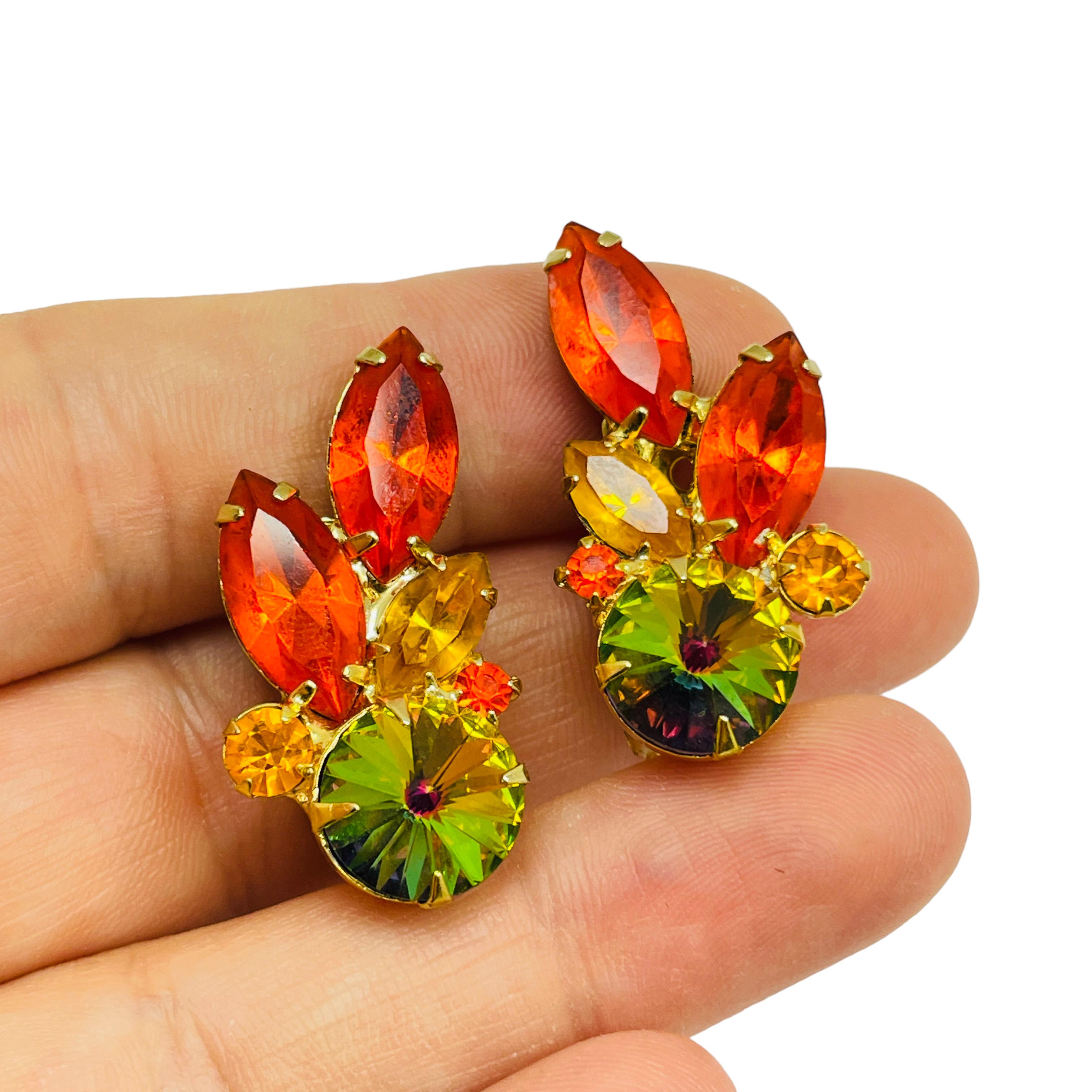DETALLES

- sin signo JULIANA

- tono dorado con piedras de cristal

- pendientes de clip de diseño vintage

MEDIDAS

- 1,25