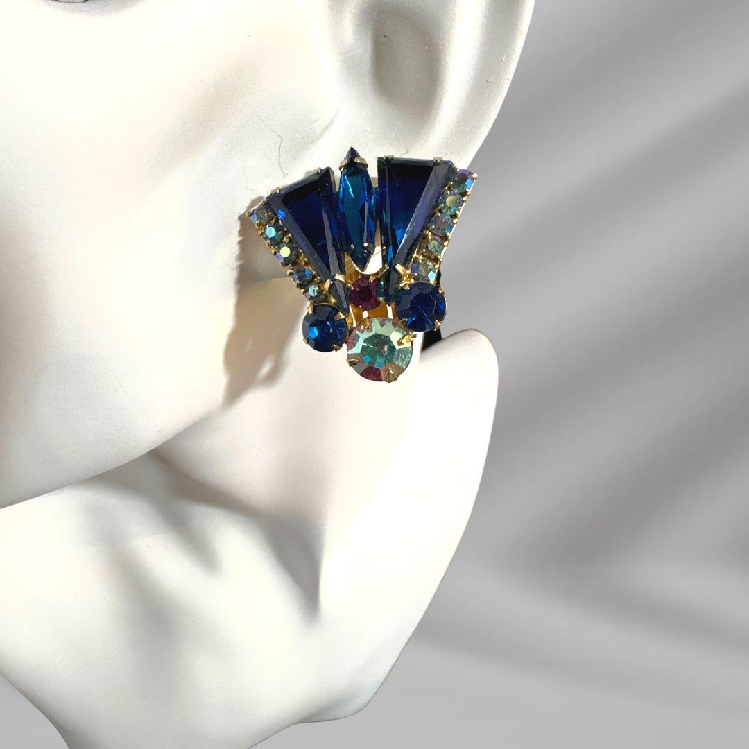 Vintage Julianna Ohrringe Blau geschliffenes Glas und Strass-Ohrringe im Zustand „Hervorragend“ im Angebot in Jacksonville, FL
