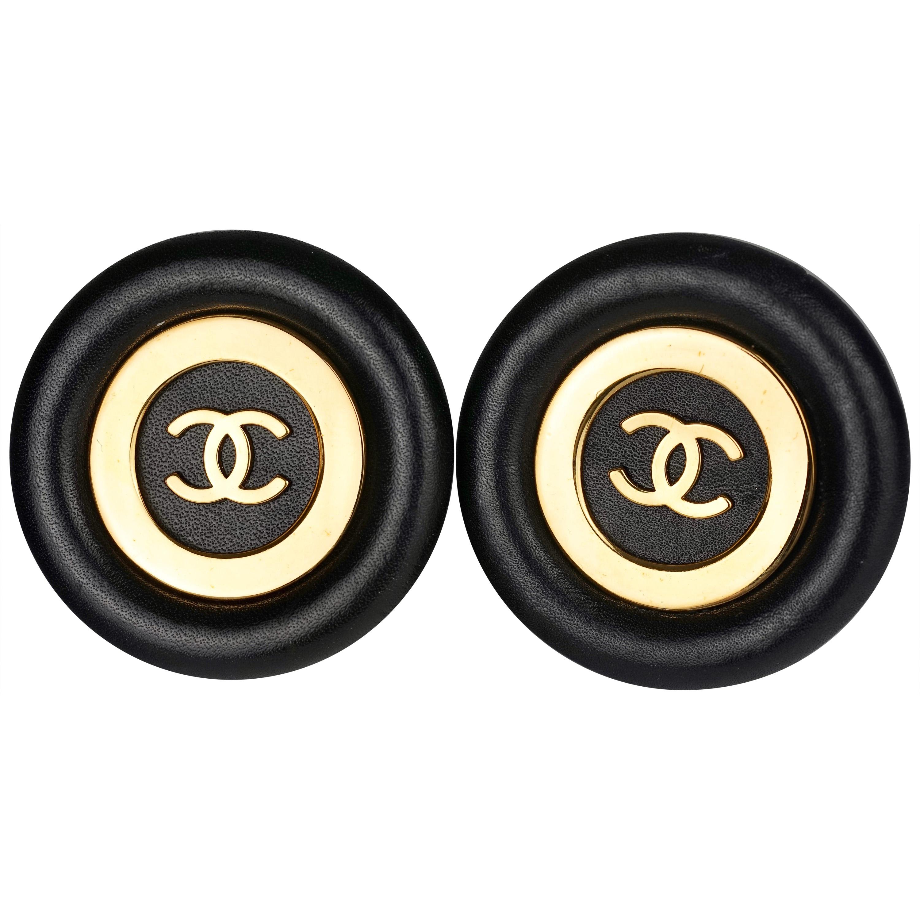 Vintage Jumbo CHANEL CC Logo Lambskin Leather Disc Earrings For Sale