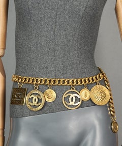 Vintage Jumbo CHANEL Iconic Logo Medallion Charm Necklace Belt
