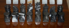 VINTAGE JUMBO SiZED BLACK MARBLE & ALABASTER COMPLETE CHESS SET 11.5CM TALL