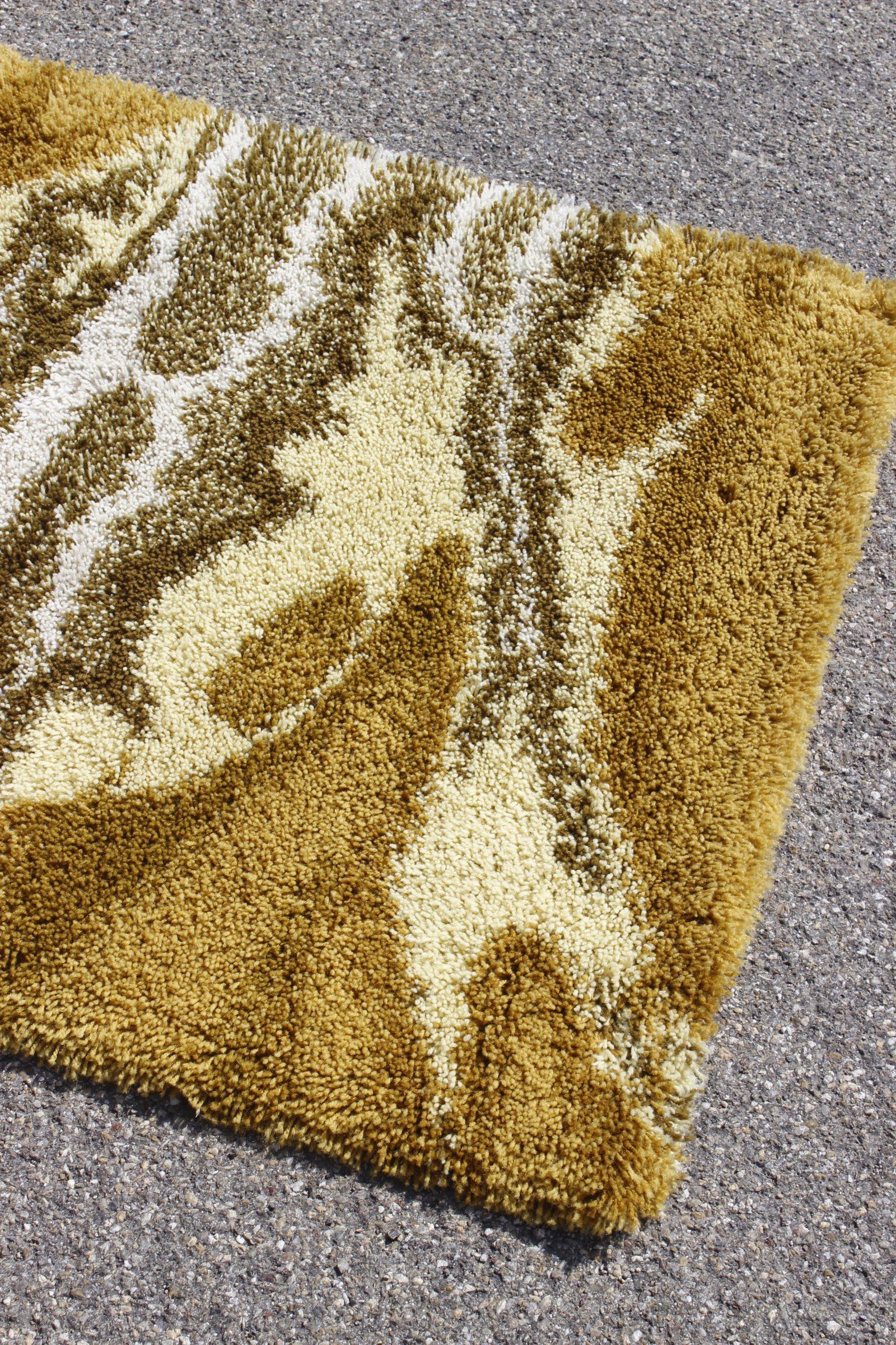 German Vintage Junghans shaggy wool rug 1970s For Sale