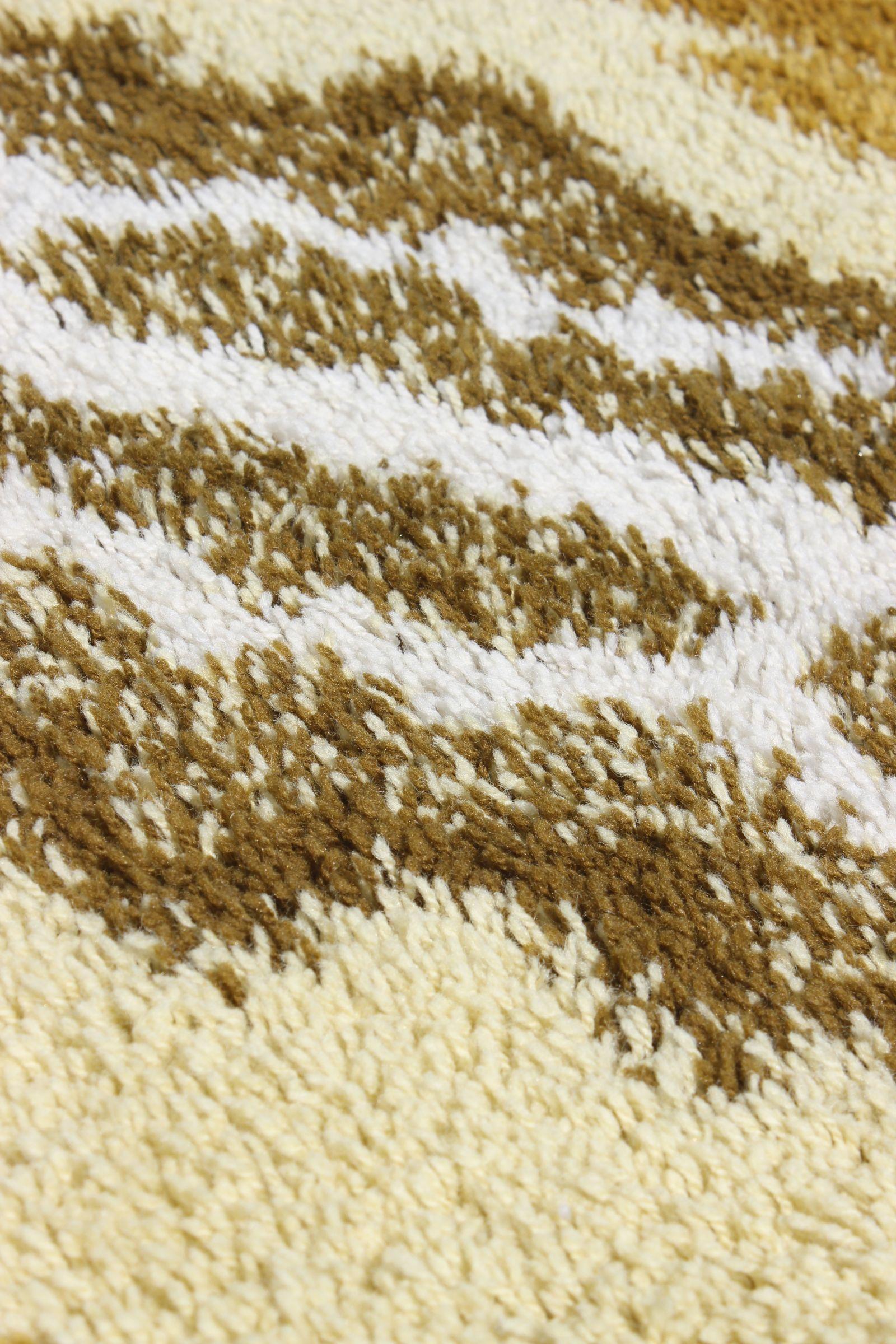 Wool Vintage Junghans shaggy wool rug 1970s For Sale