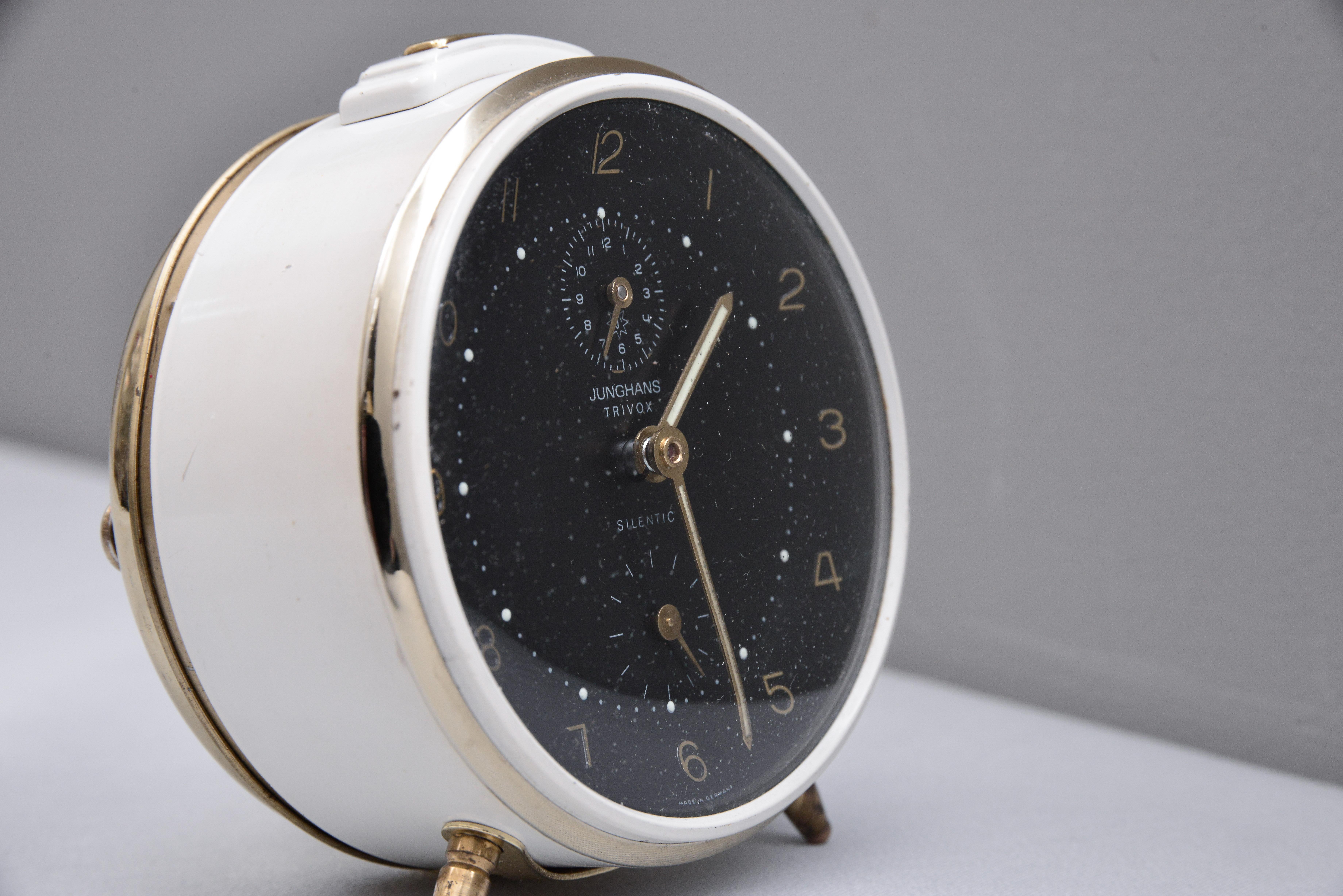Vintage Junghans table alarm clock, circa 1960s
Original condition.