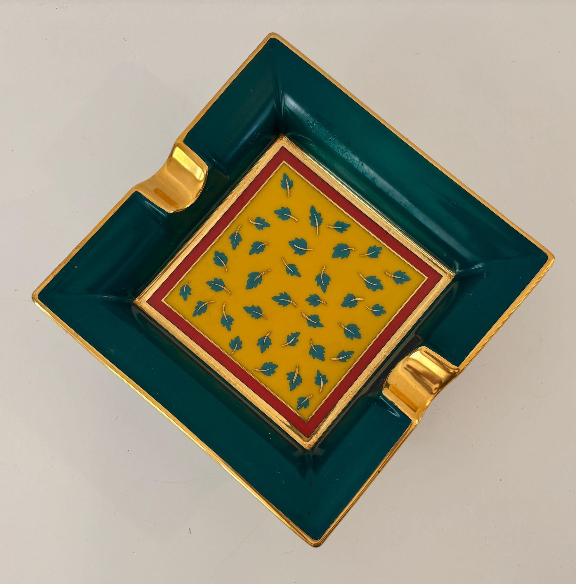Tedesco Posacenere quadrato in porcellana Kahla d'epoca Greene & Greene Germania c.C. 1950 in vendita