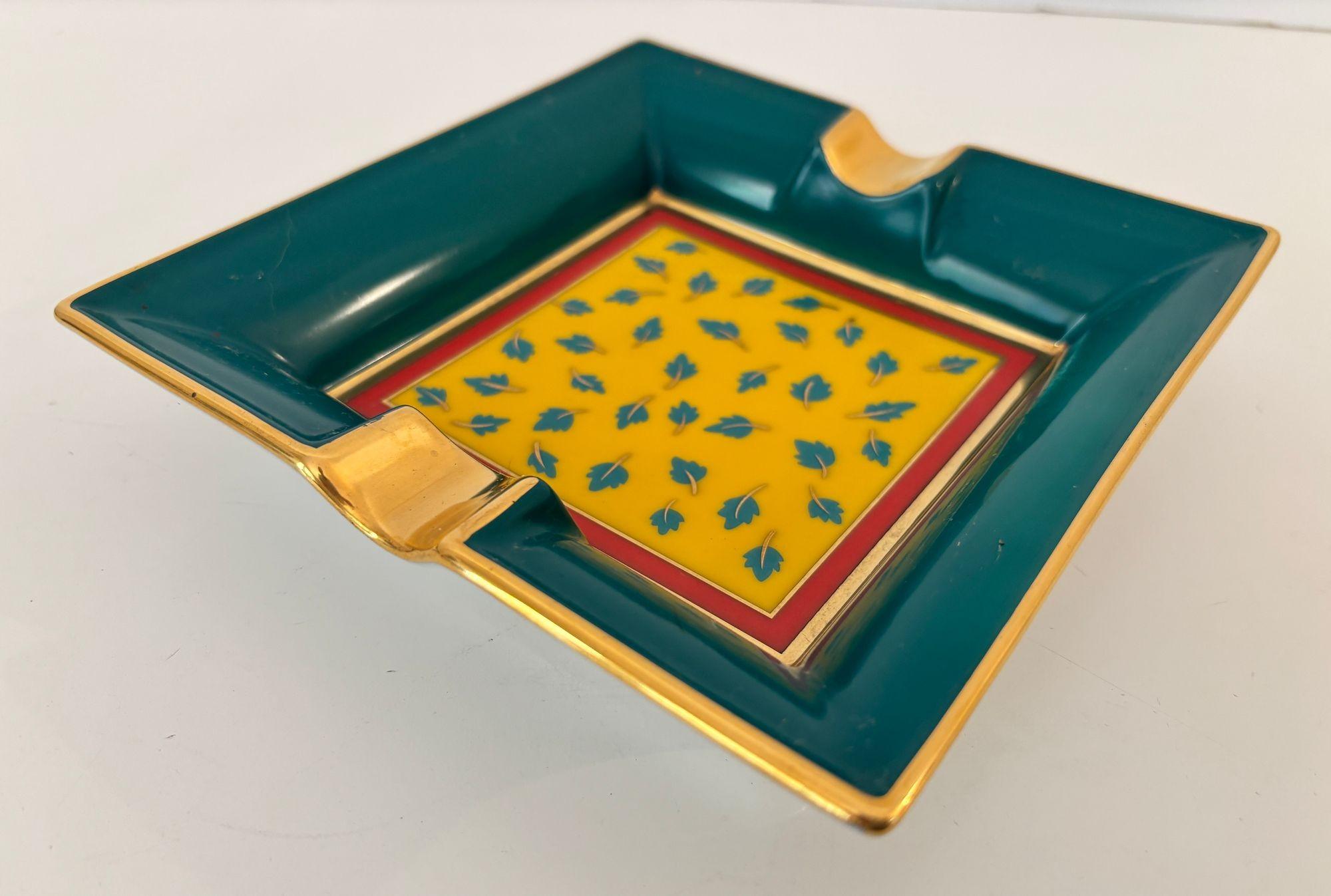 XX secolo Posacenere quadrato in porcellana Kahla d'epoca Greene & Greene Germania c.C. 1950 in vendita