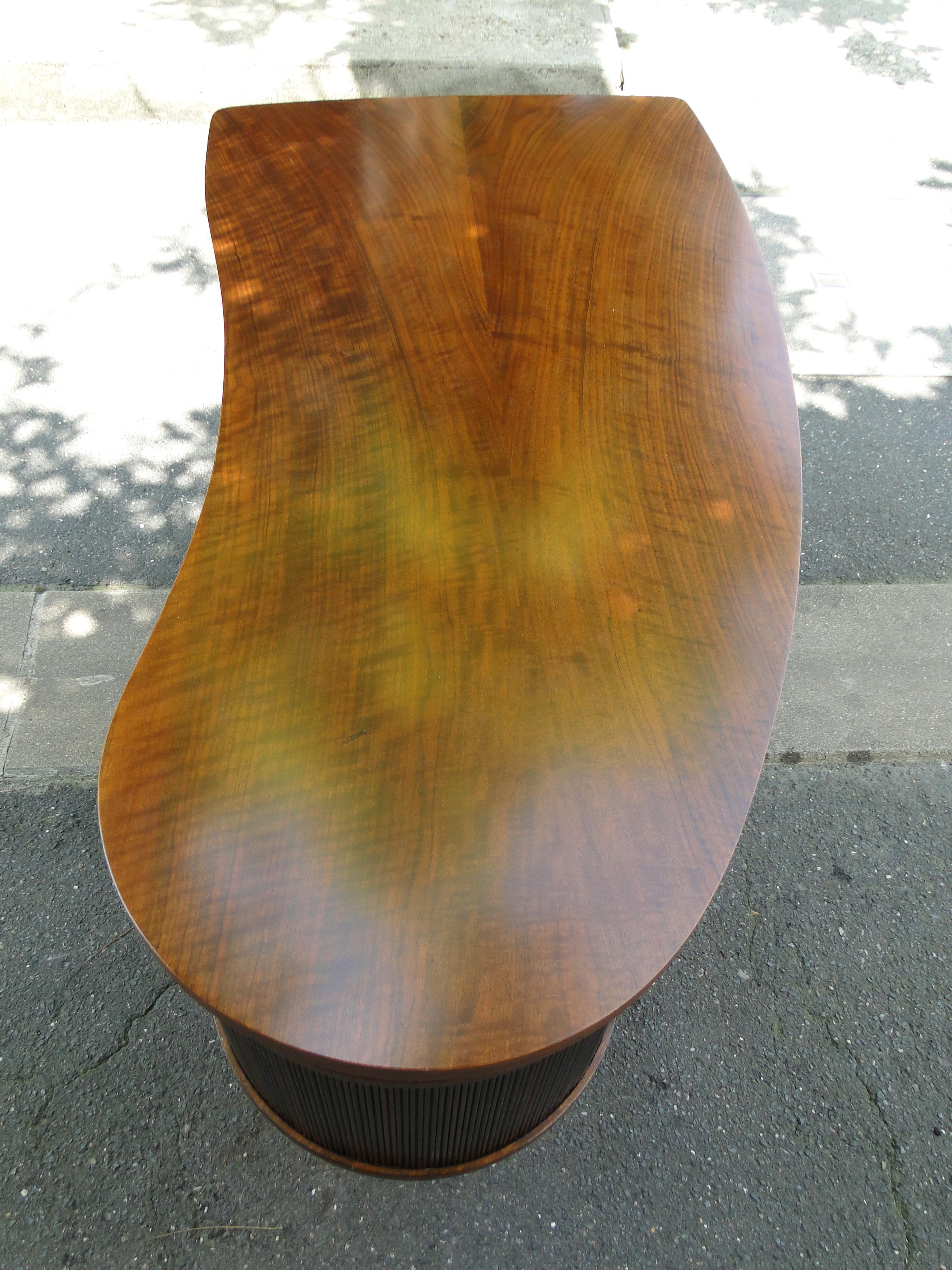 Varnished Kai Kristiansen Vintage Mid-Century Bean Walnut Desk Danemark