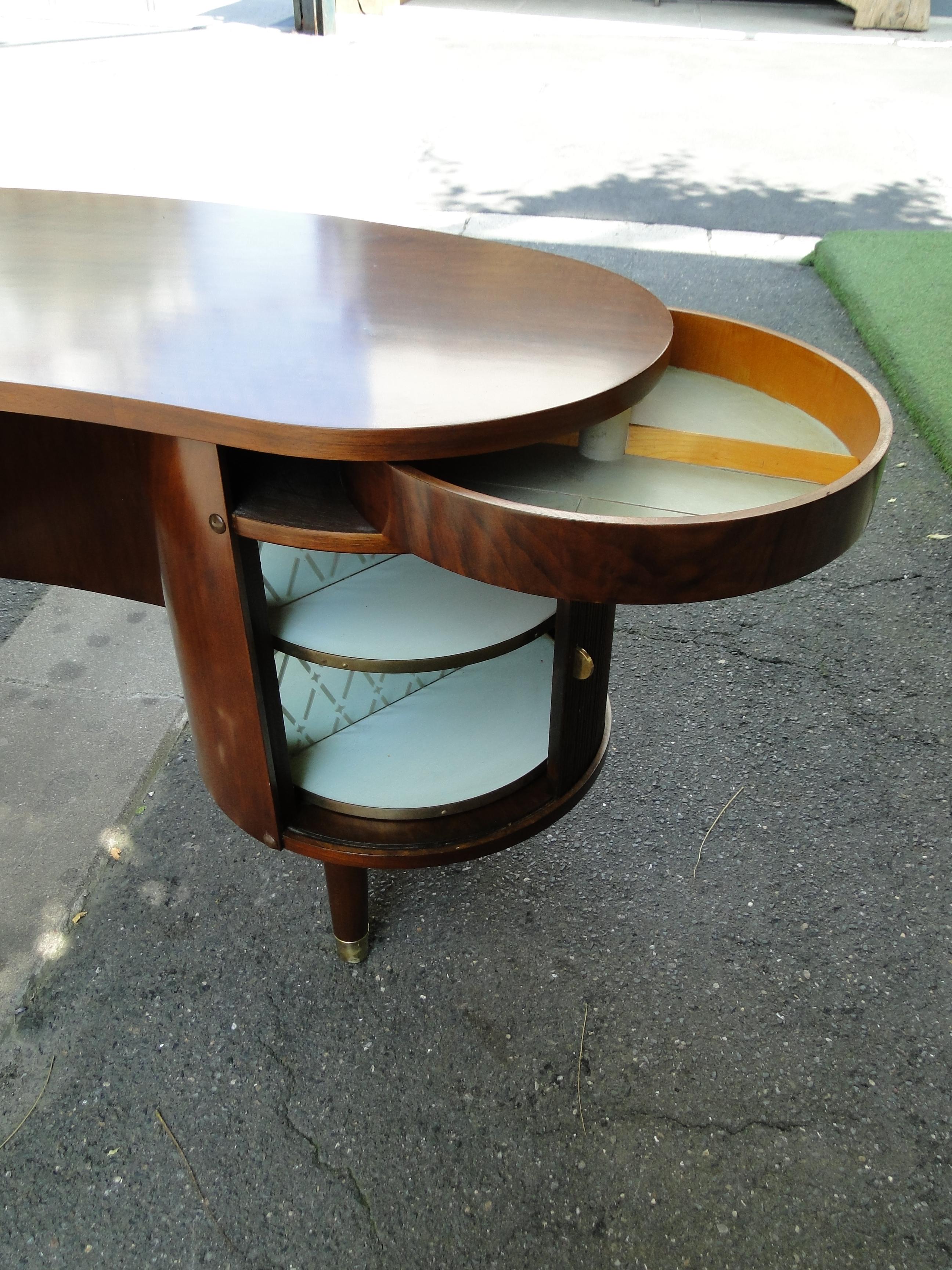 Kai Kristiansen Vintage Mid-Century Bean Walnut Desk Danemark 1