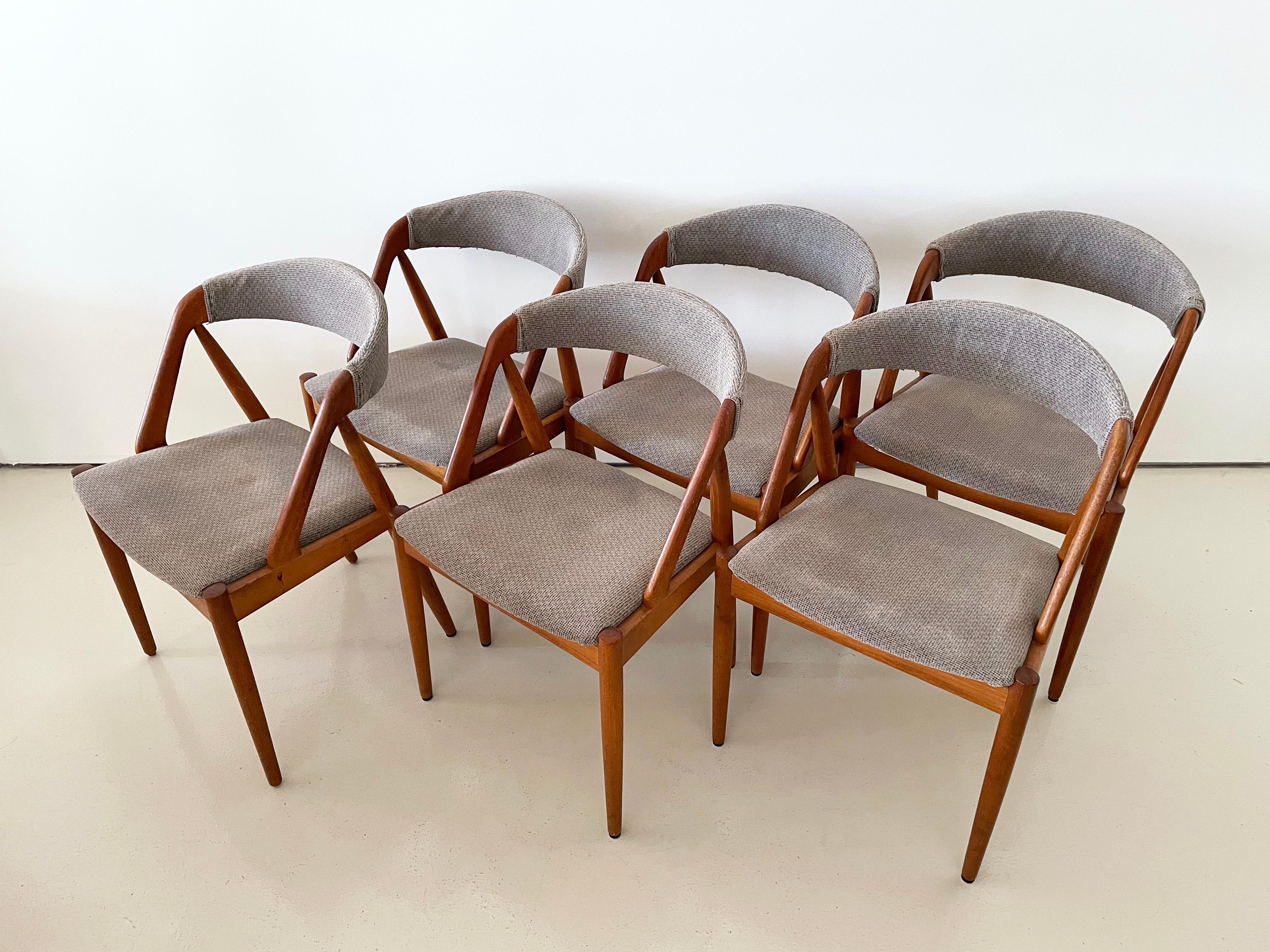 Metà XX secolo Set di 6 sedie da pranzo in teak Kai Kristiansen d'epoca, da rivestire su misura in vendita
