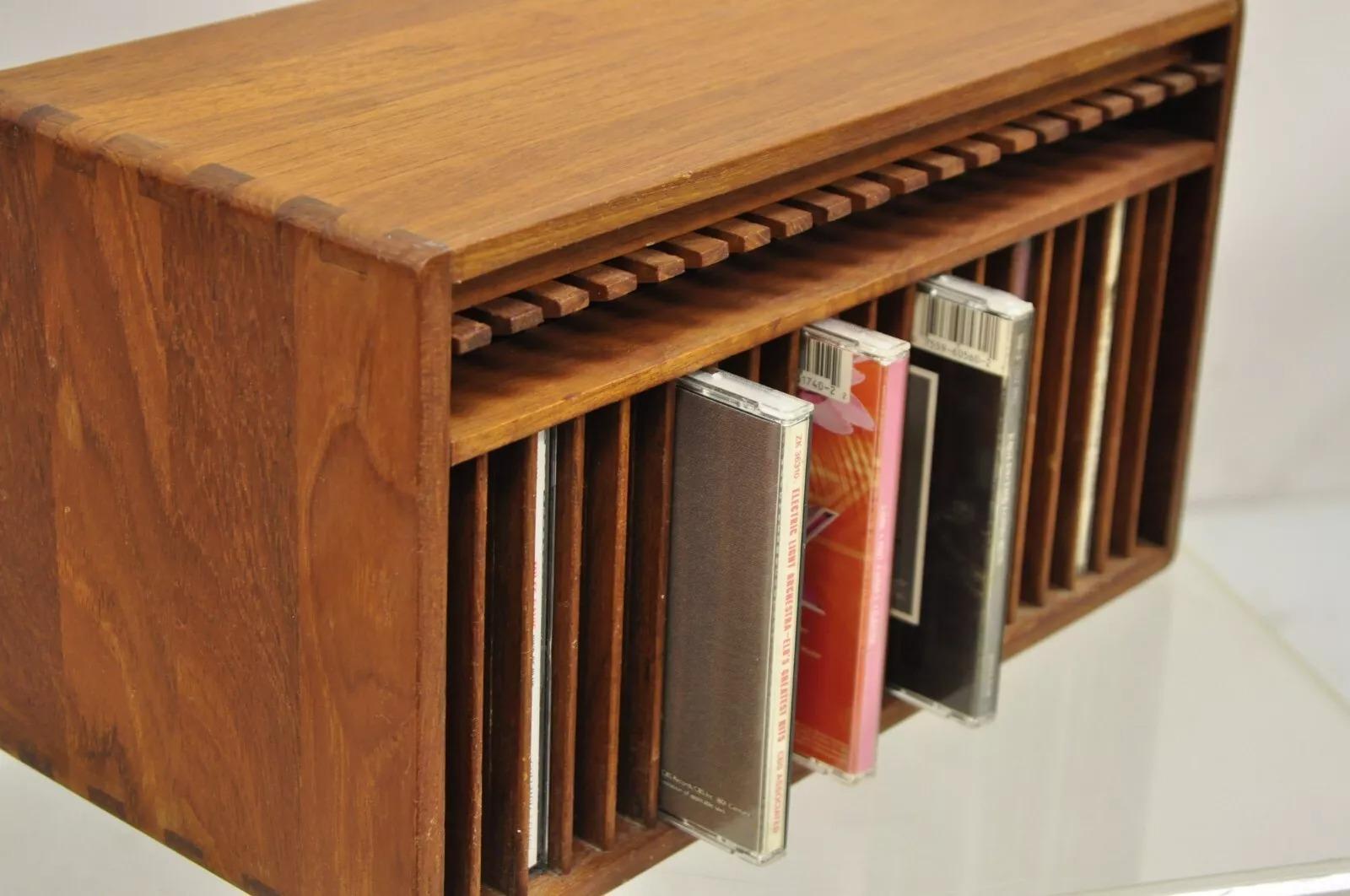 Vintage Kalmar Teak Wood Mid Century Modern 20 Slot CD Rack Holder Organizer In Good Condition In Philadelphia, PA