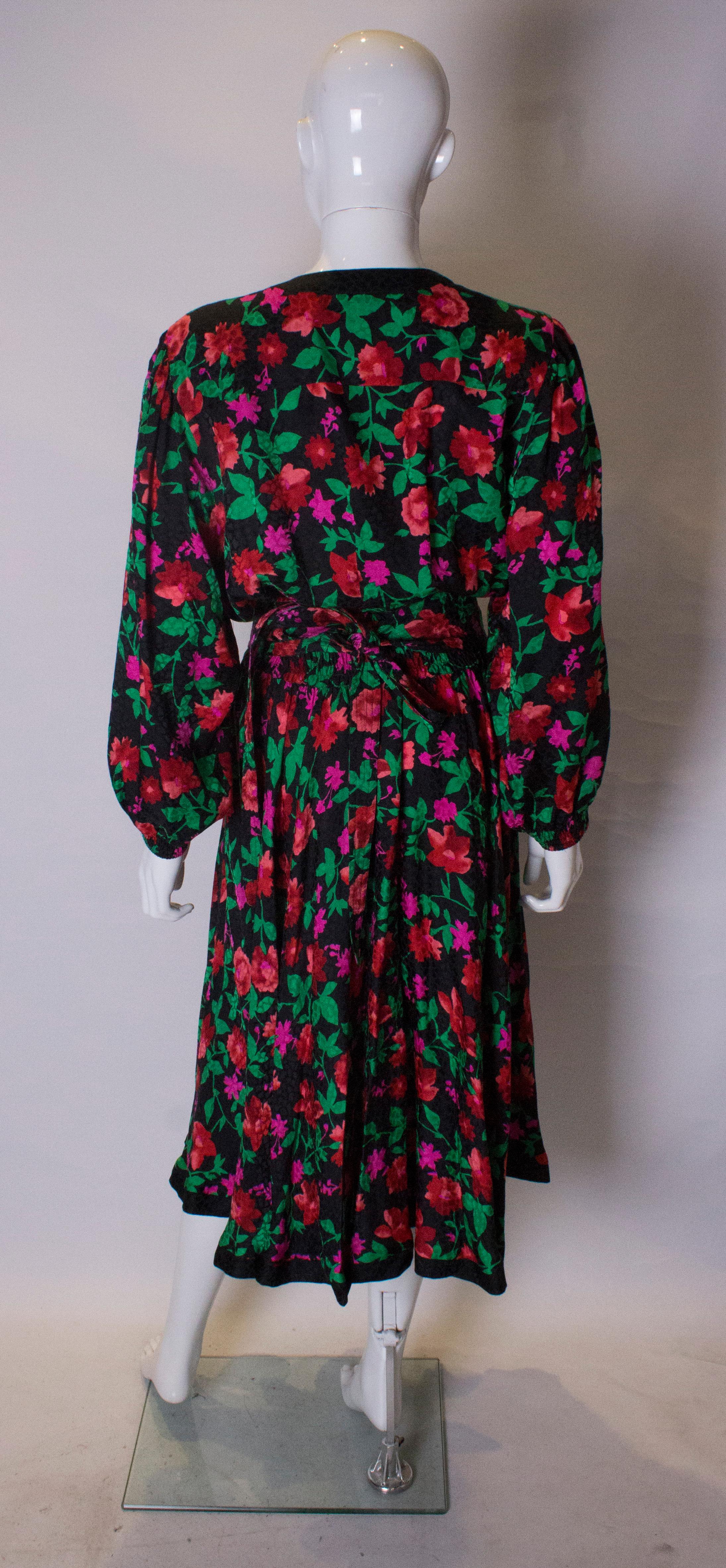 Vintage Kanga Silk Dress In Good Condition In London, GB