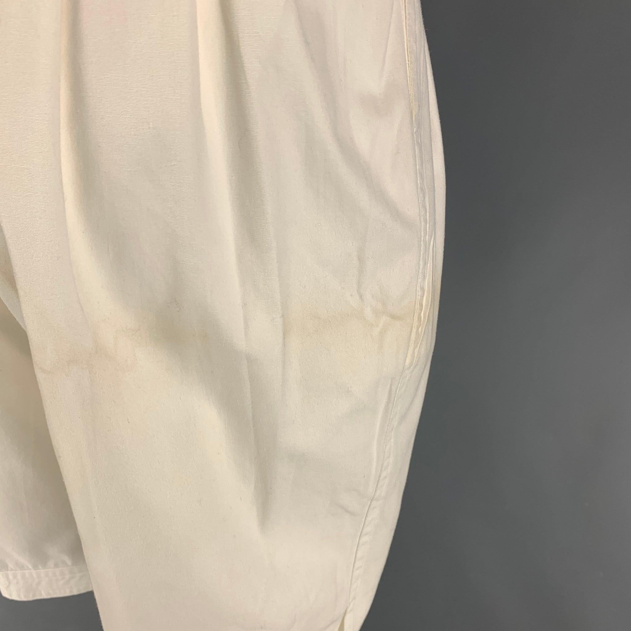 Vintage KANSAI YAMAMOTO Size 28 White Pleated Cotton High Waisted Shorts In Good Condition For Sale In San Francisco, CA