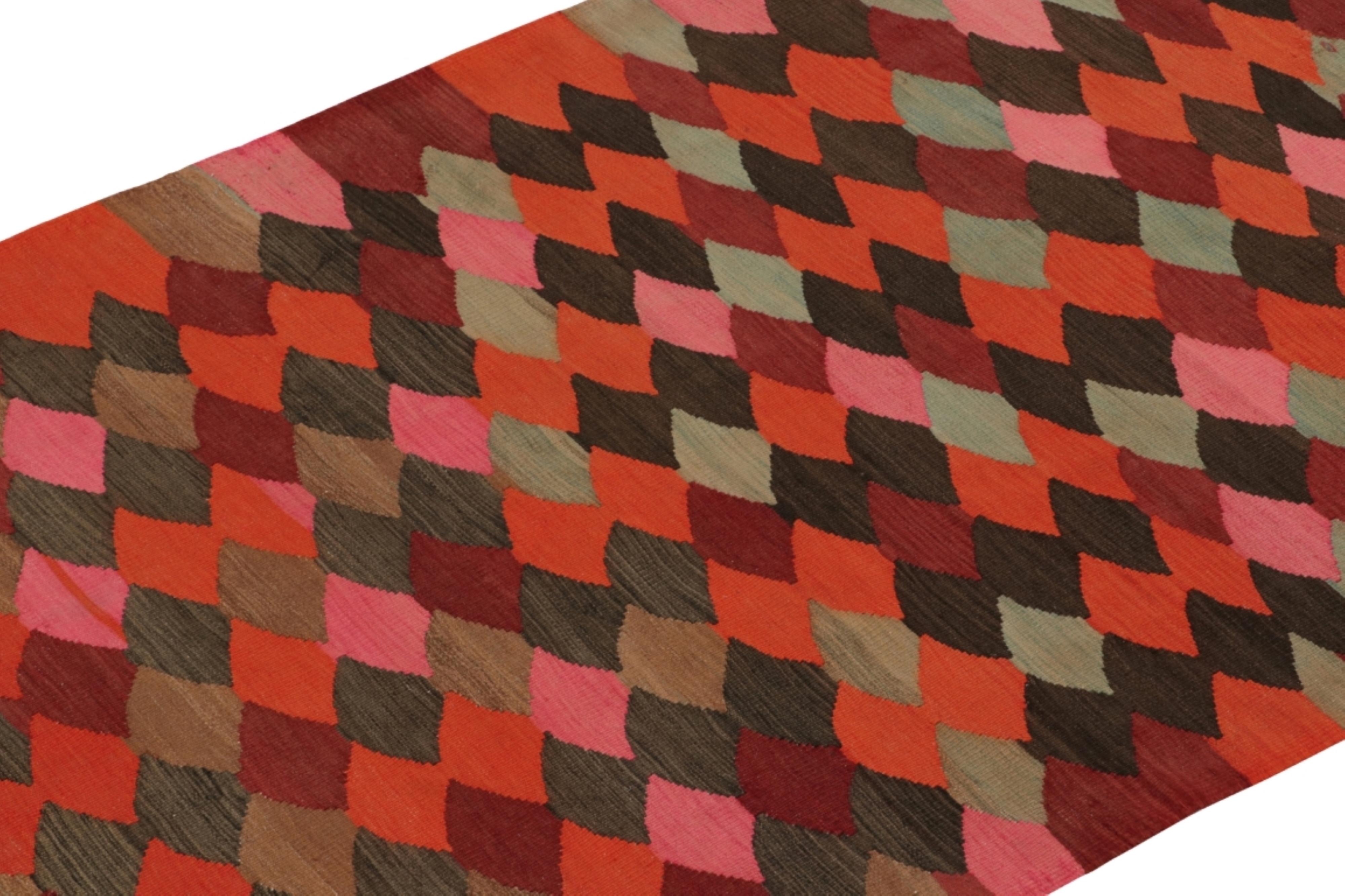 Vintage Karadagh Persische Kilim in Polychromatic Geometrische Muster von Rug & Kilim (Handgeknüpft) im Angebot