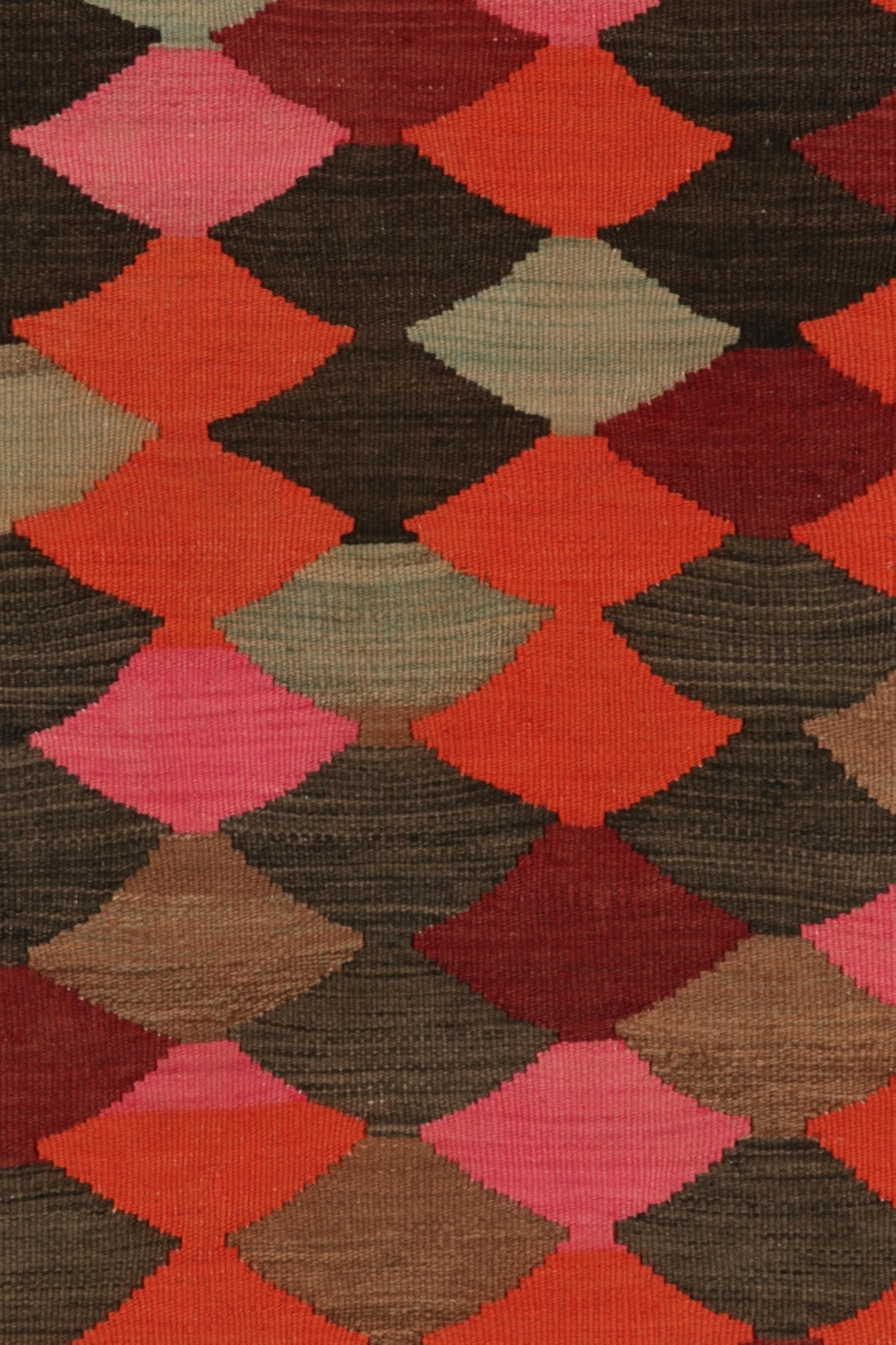 Vintage Karadagh Persische Kilim in Polychromatic Geometrische Muster von Rug & Kilim (Handgeknüpft) im Angebot