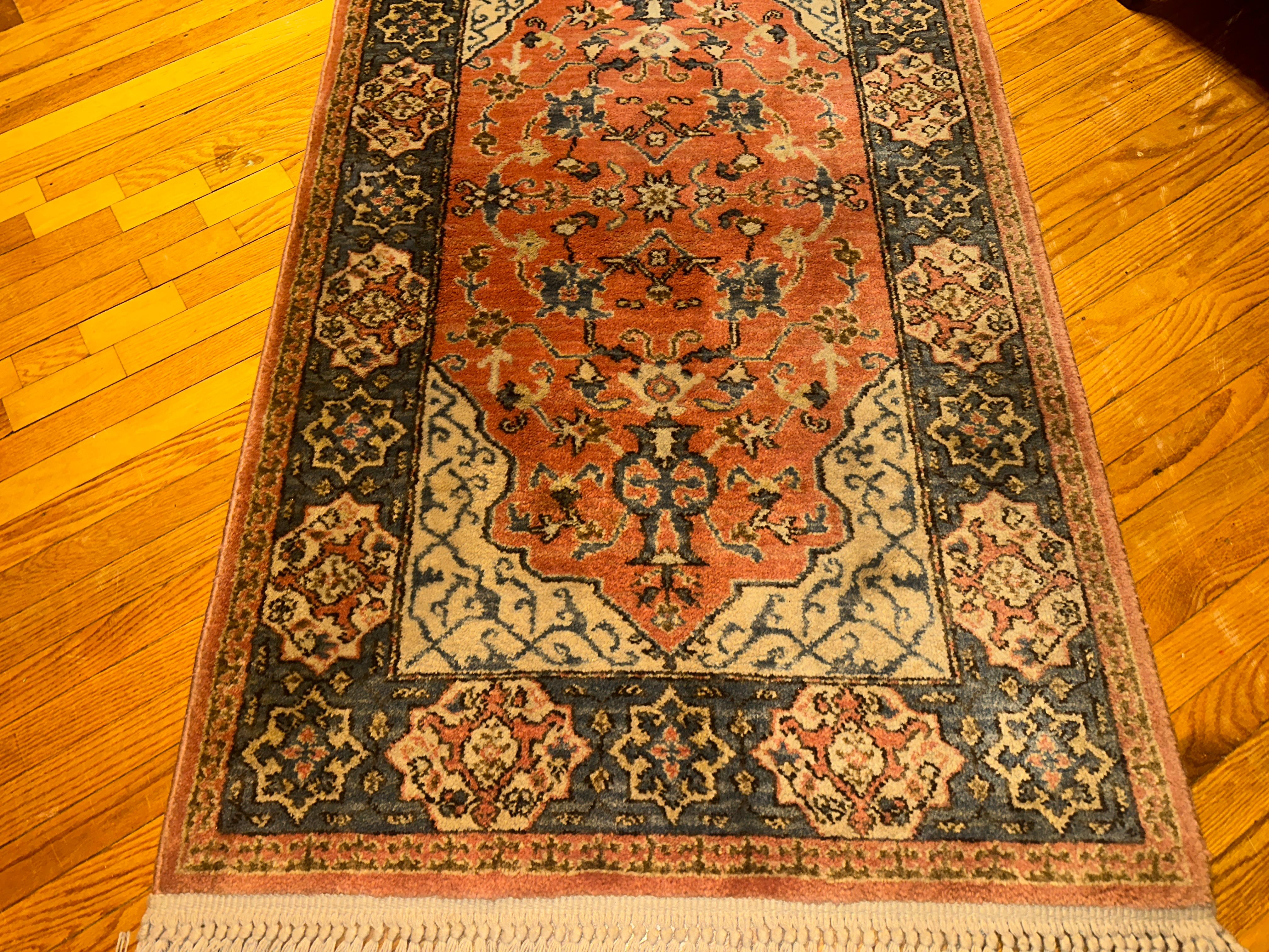 Contemporary Vintage Karastan Rug - Bergamo Design -SIZE  32