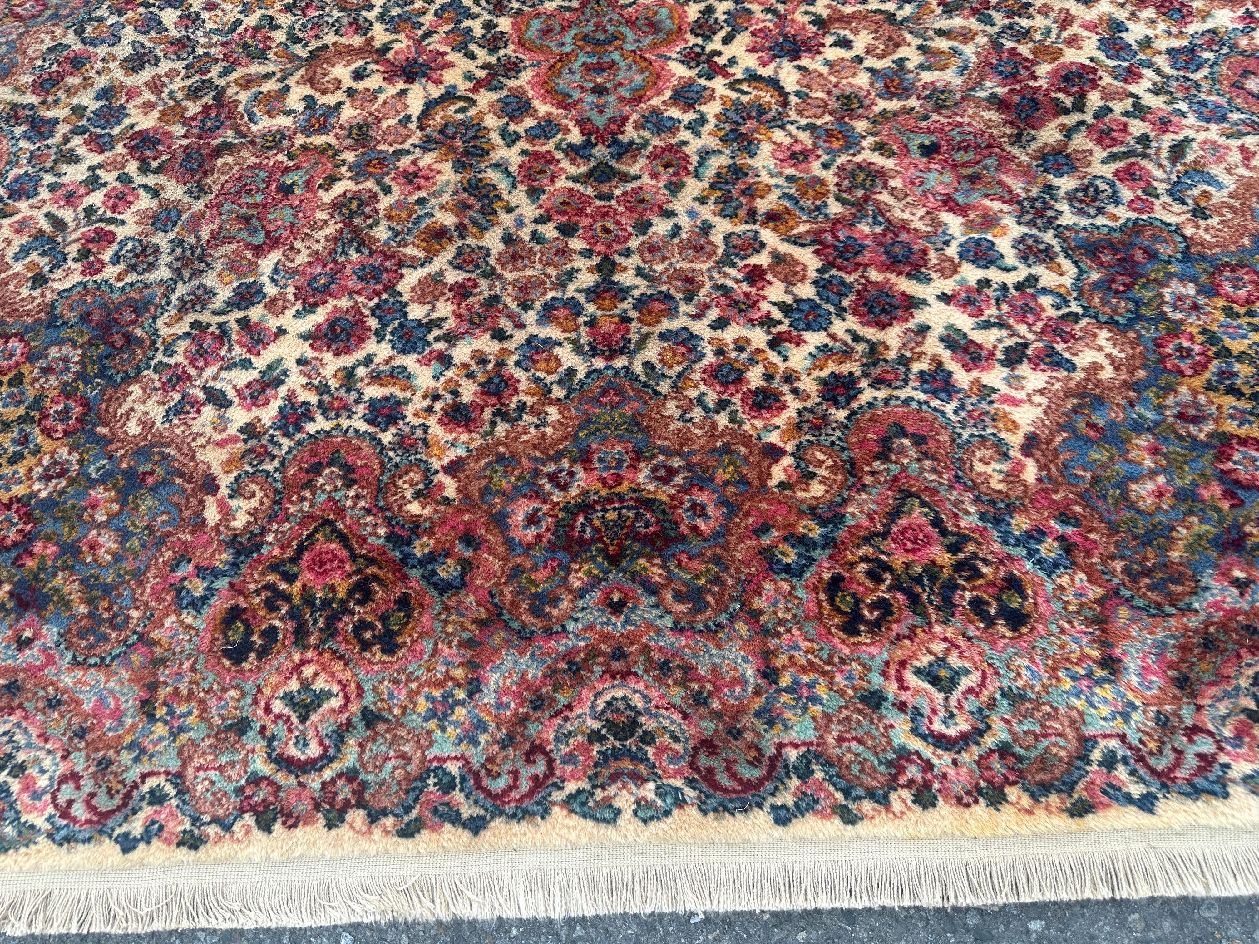 Alfombra vintage Karastan con diseño persa Kerman en toda la superficie - RR5239 en venta 7