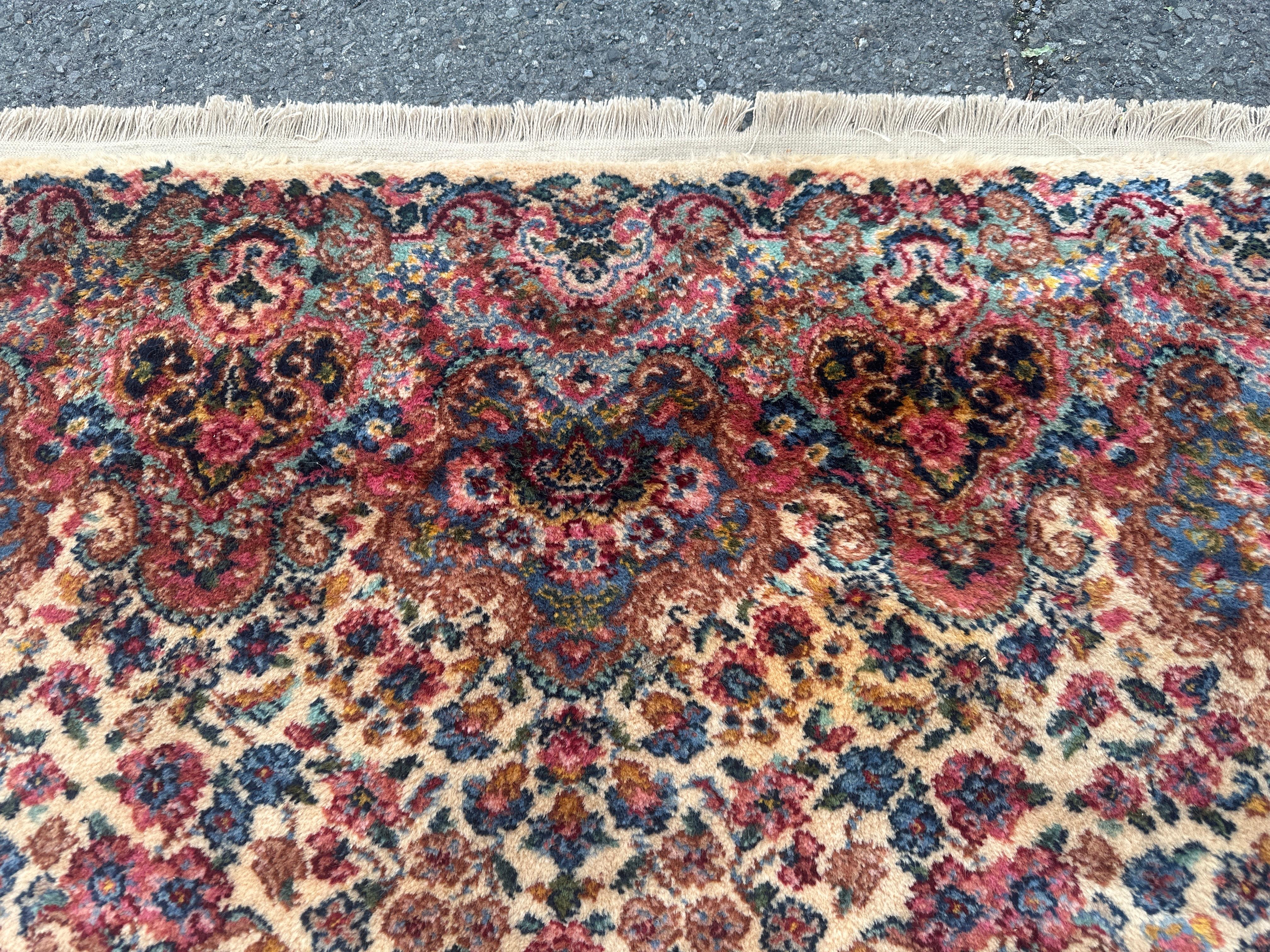 Alfombra vintage Karastan con diseño persa Kerman en toda la superficie - RR5239 en venta 9
