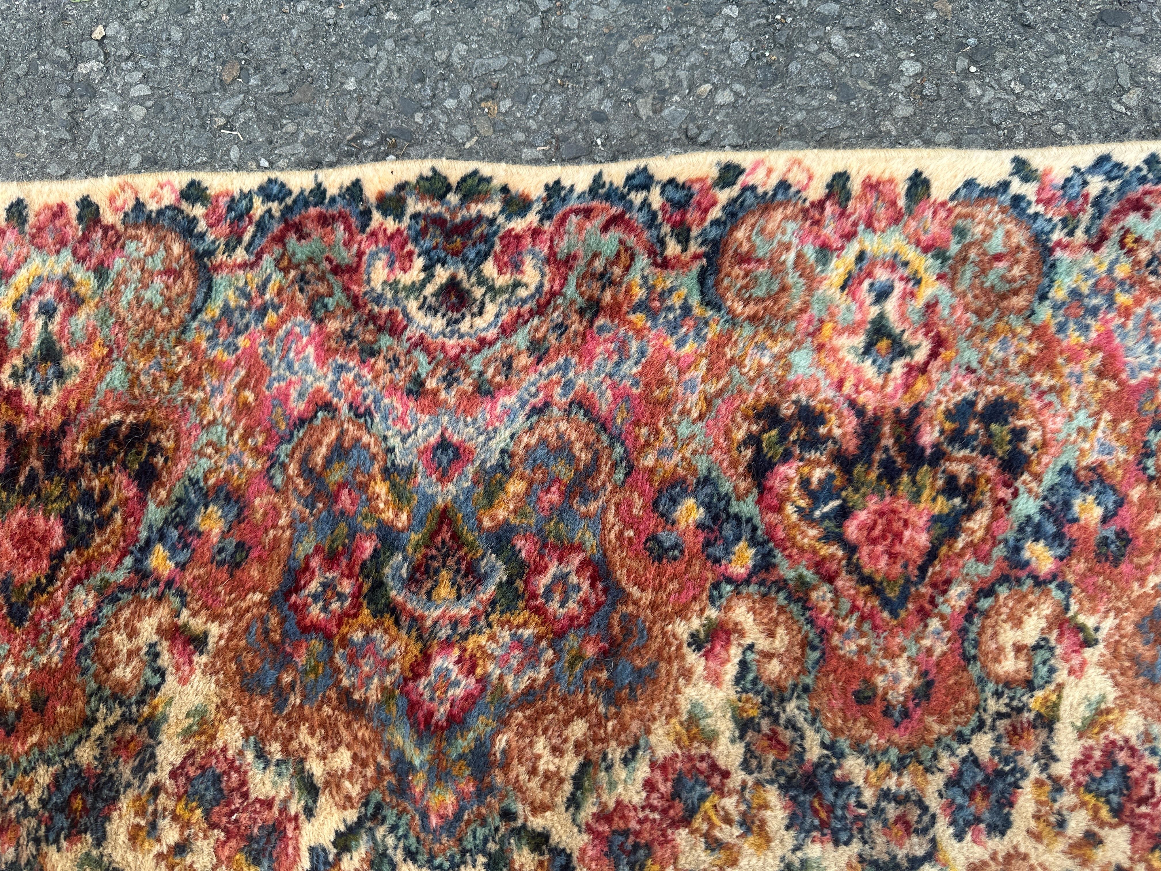 Alfombra vintage Karastan con diseño persa Kerman en toda la superficie - RR5239 en Bueno estado para la venta en Shamokin Dam, PA