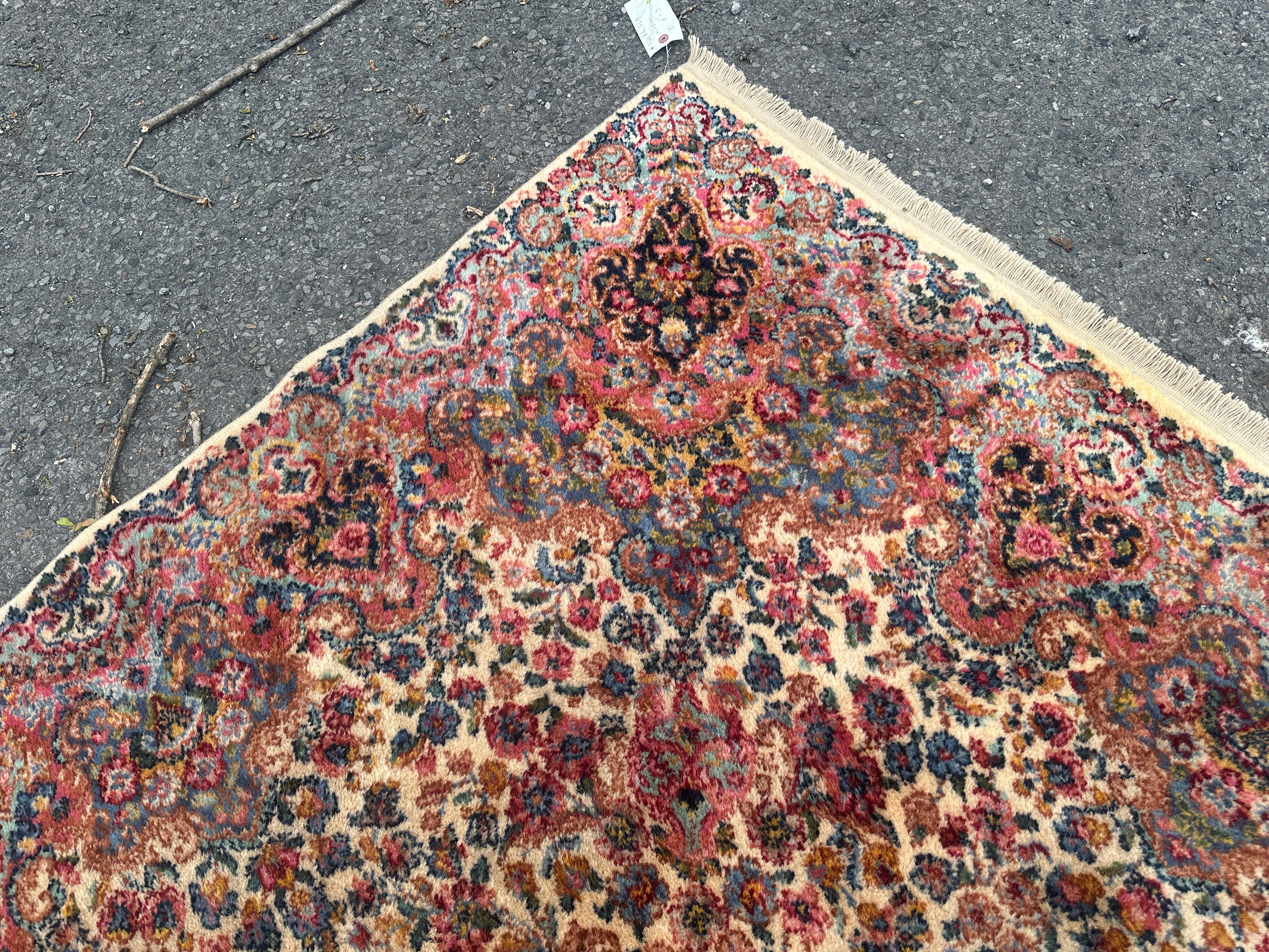 Alfombra vintage Karastan con diseño persa Kerman en toda la superficie - RR5239 en venta 1