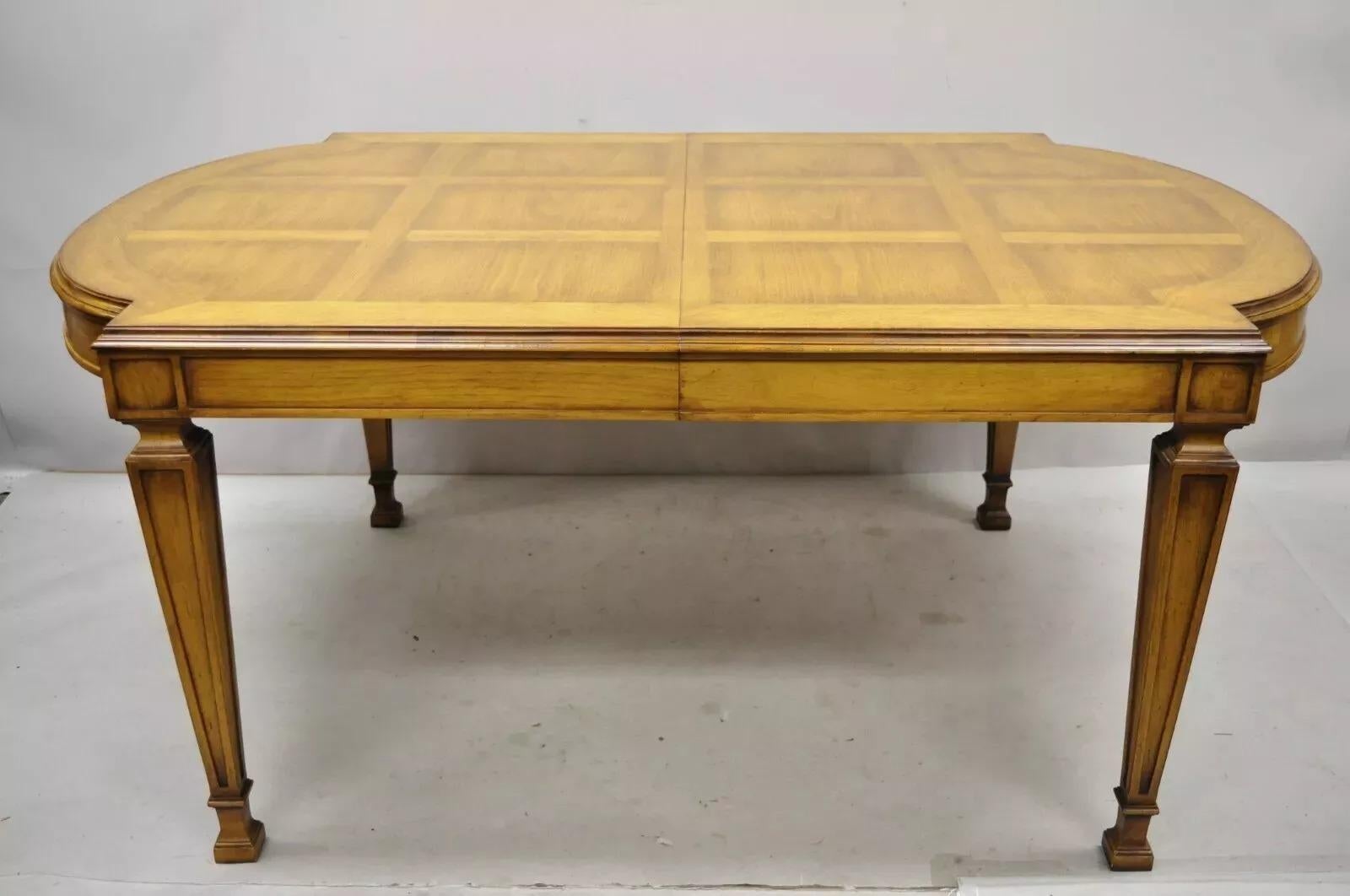 Vieille table de salle à manger provinciale italienne Karges avec plateau incrusté de parqueterie avec 3 feuilles en vente 3