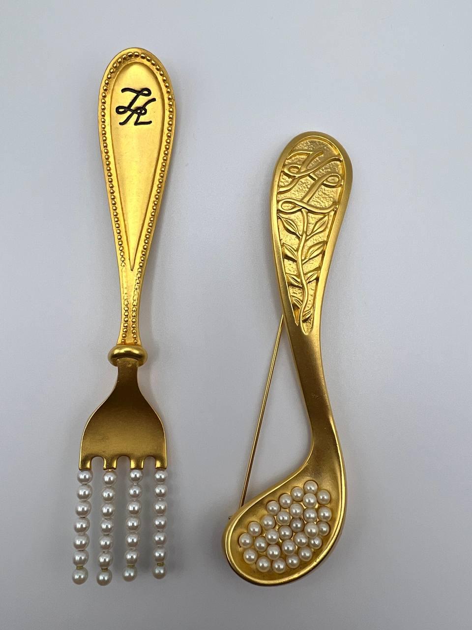 Baroque Vintage Karl Lagerfeld 24k gold plate Faux Pearls Spoon Brooch For Sale