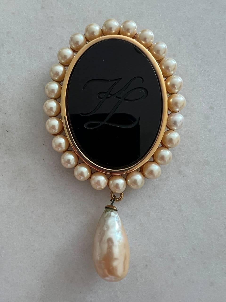Vintage Karl Lagerfeld Black Glass and Faux Pearls KL Logo Brooch, 1990s In Good Condition In New York, NY