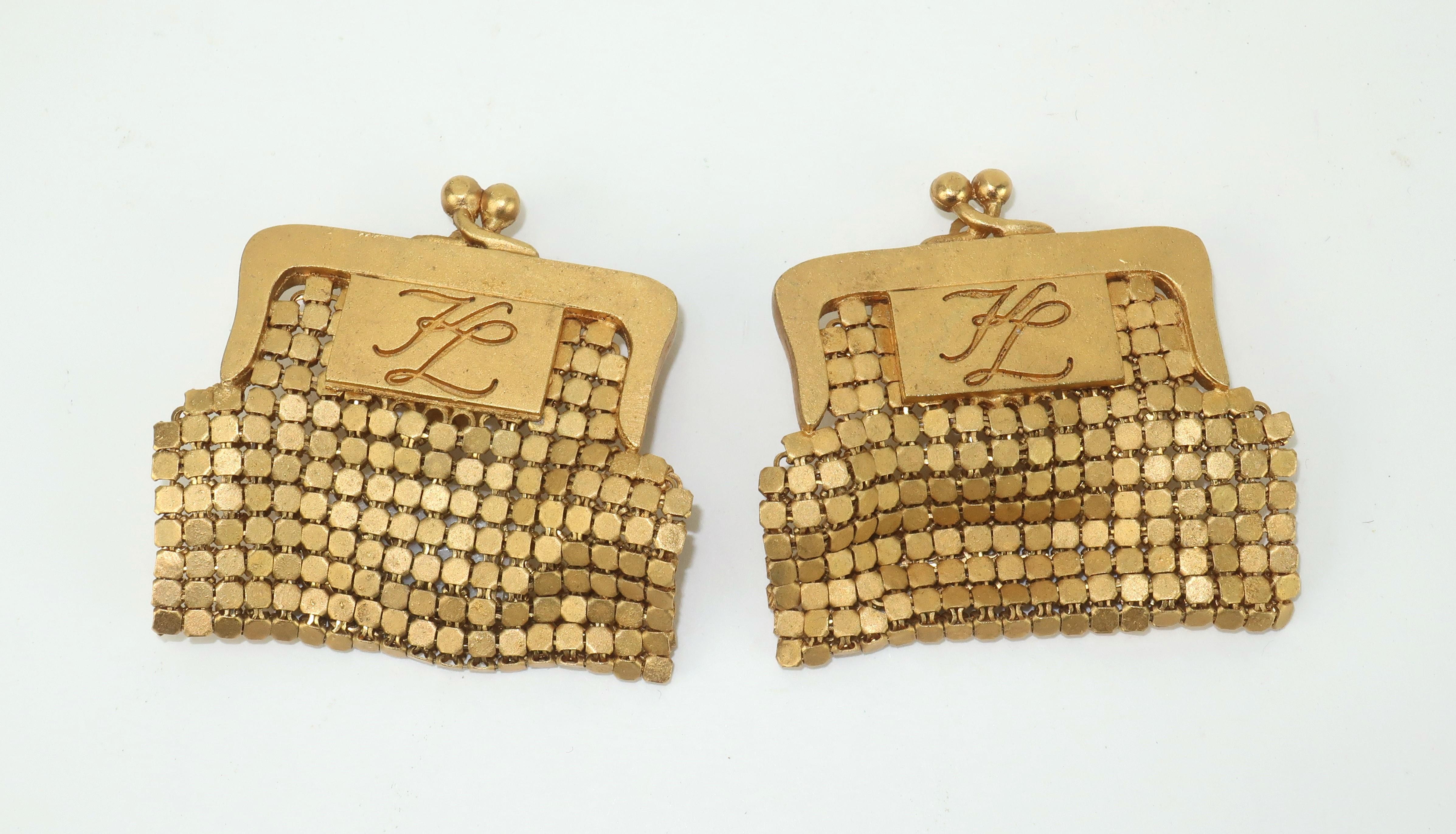 Vintage Karl Lagerfeld Gold Mesh Coin Purse Earrings In Good Condition For Sale In Atlanta, GA