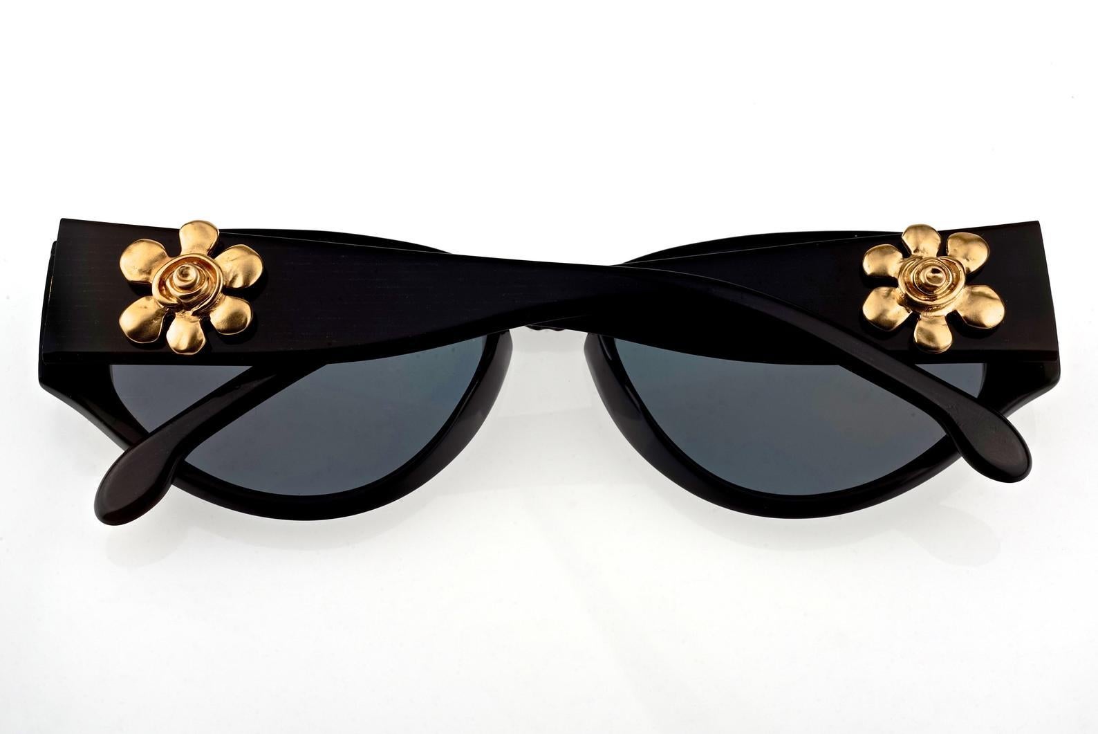 Black Vintage KARL LAGERFELD Interchangeable Iconic Charms Emblem Sunglasses