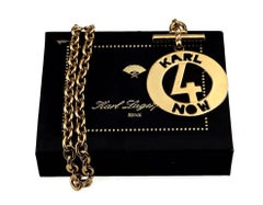 KARL LAGERFELD ""Karl 4 Now"" Ausgeschnittene Medaillon-Halskette