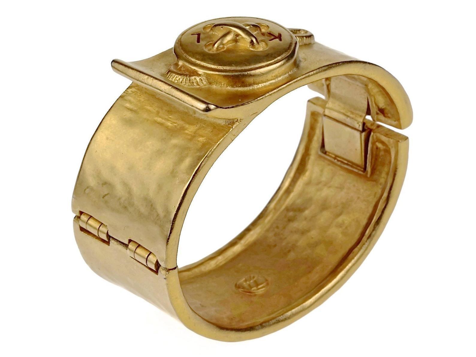 Manchette fantaisie vintage KARL LAGERFELD KL à boutons avec logo Excellent état - En vente à Kingersheim, Alsace