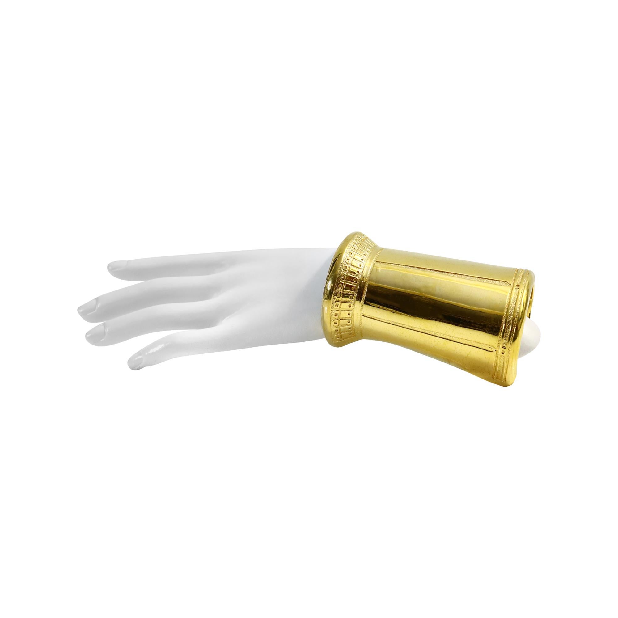 Vintage Karl Lagerfeld Large Bracelet Manchette Ton Or Circa 1980 Bon état - En vente à New York, NY