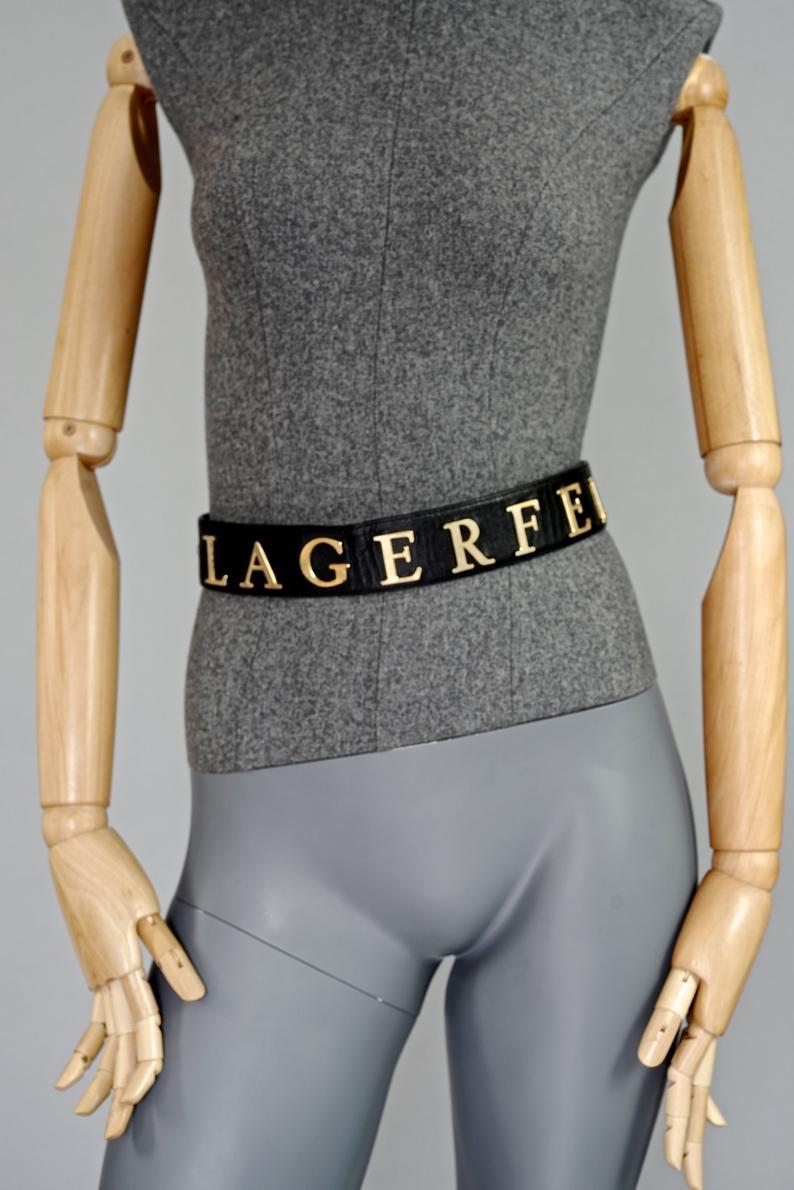 Vintage KARL LAGERFELD Logo Fan Spell Out Leather Belt For Sale 1
