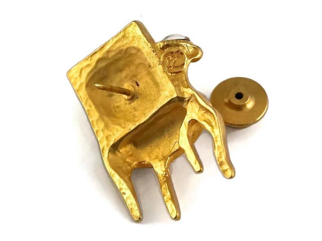 chair brooch