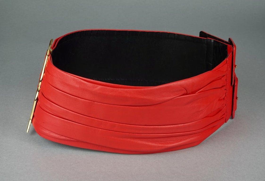 Vintage KARL LAGERFELD Red Wide Obi Leather Belt In Excellent Condition For Sale In Kingersheim, Alsace