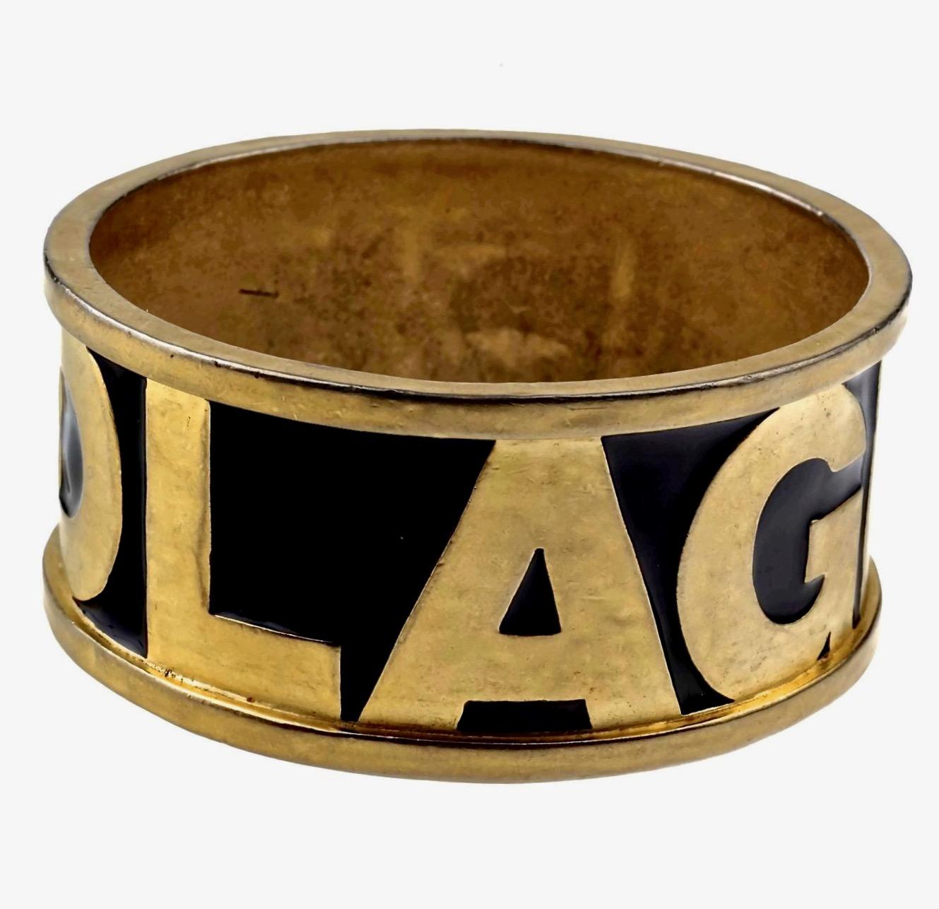 Vintage KARL LAGERFELD Spelled Enamel Cuff Bracelet In Good Condition In Kingersheim, Alsace