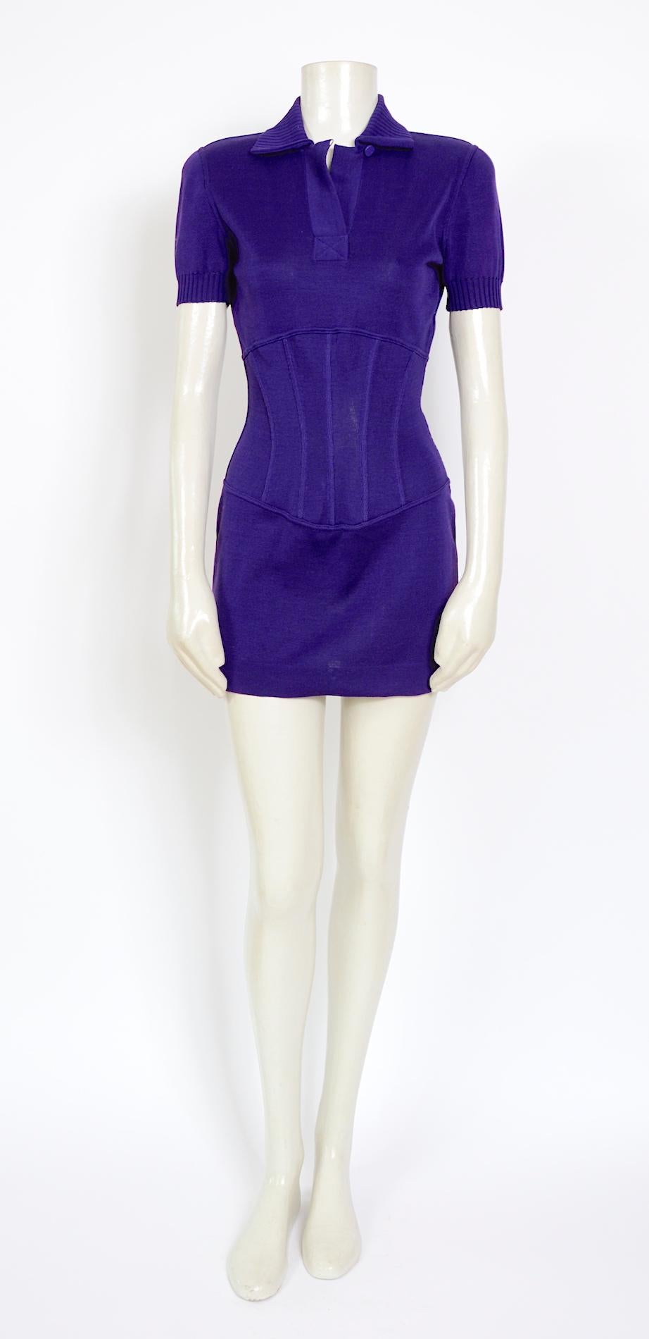 Beautiful vintage spring/summer 1995 cotton jersey corset mini dress by Karl Lagerfeld.
Made in Italy - size 40 
Measurements are taken flat: Sh to Sh 15inch/38cm - Ua to Ua 17inch/43cm(x2) - Waist 12inch/31cm(x2) - Hip 17inch/43cm(x2) - Total