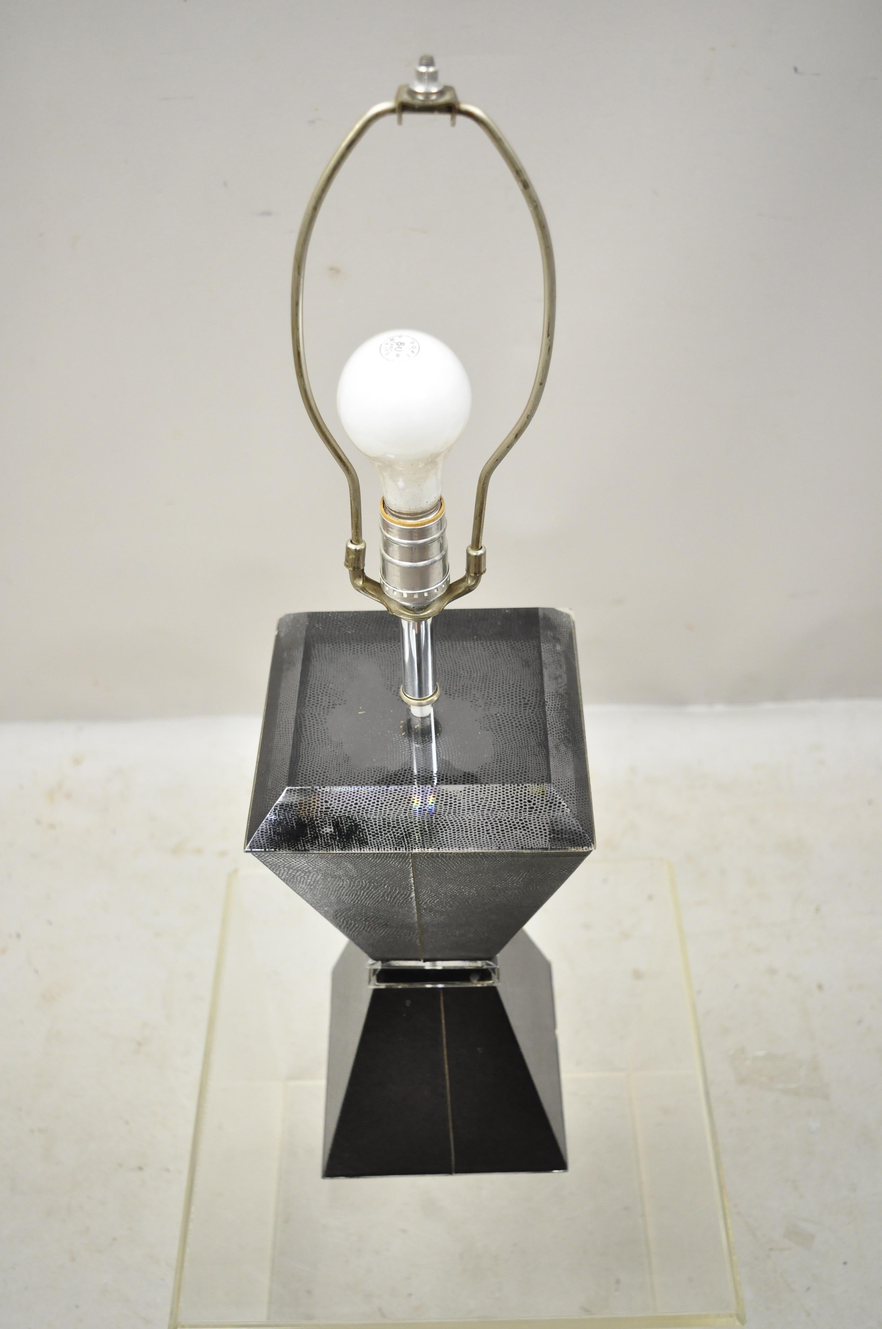 Vintage Karl Springer Style Lucite Hourglass Black Faux Sharkskin Table Lamp In Good Condition For Sale In Philadelphia, PA