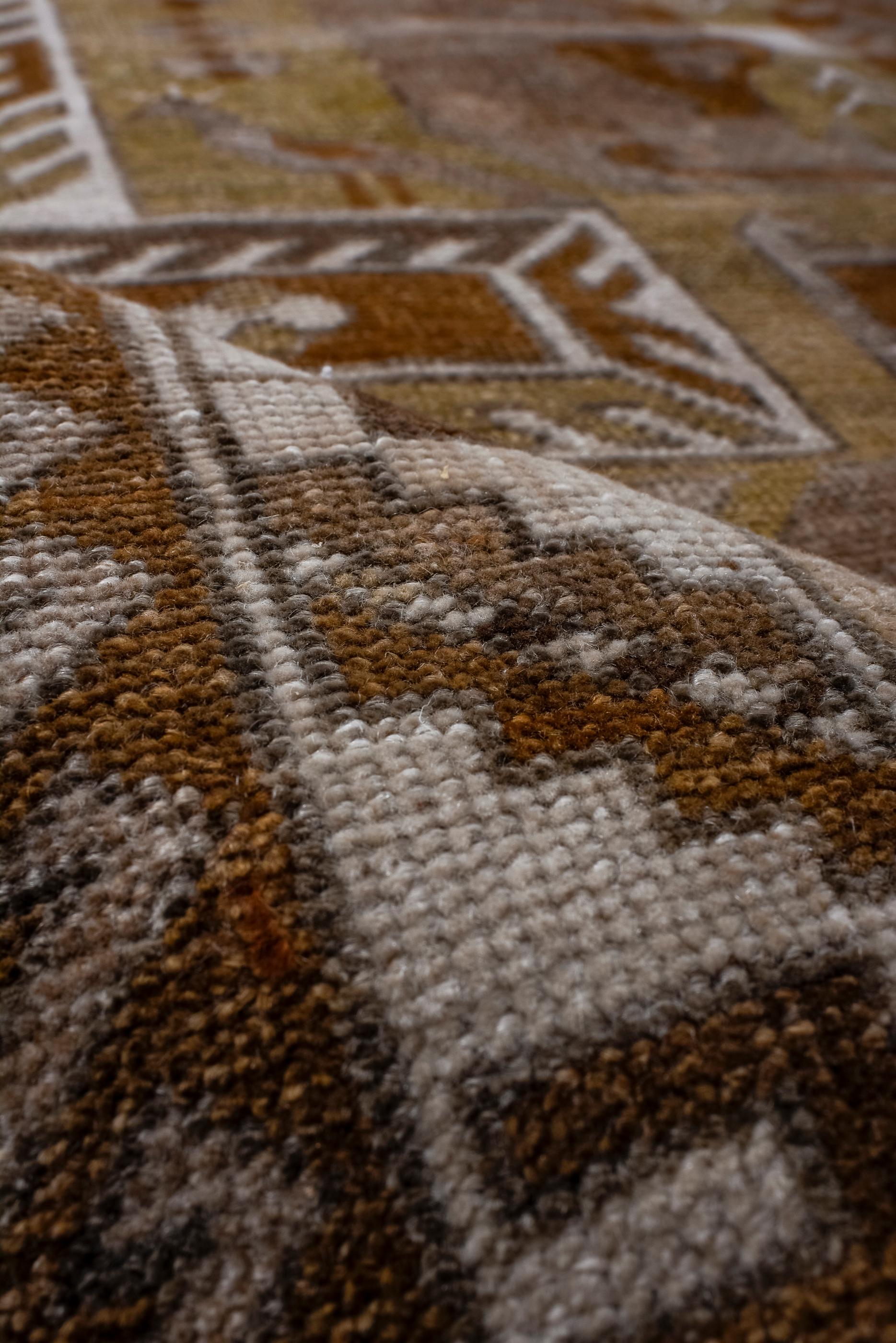 Laine Tapis Kars vintage avec champ vert foncé et détails Brown en vente
