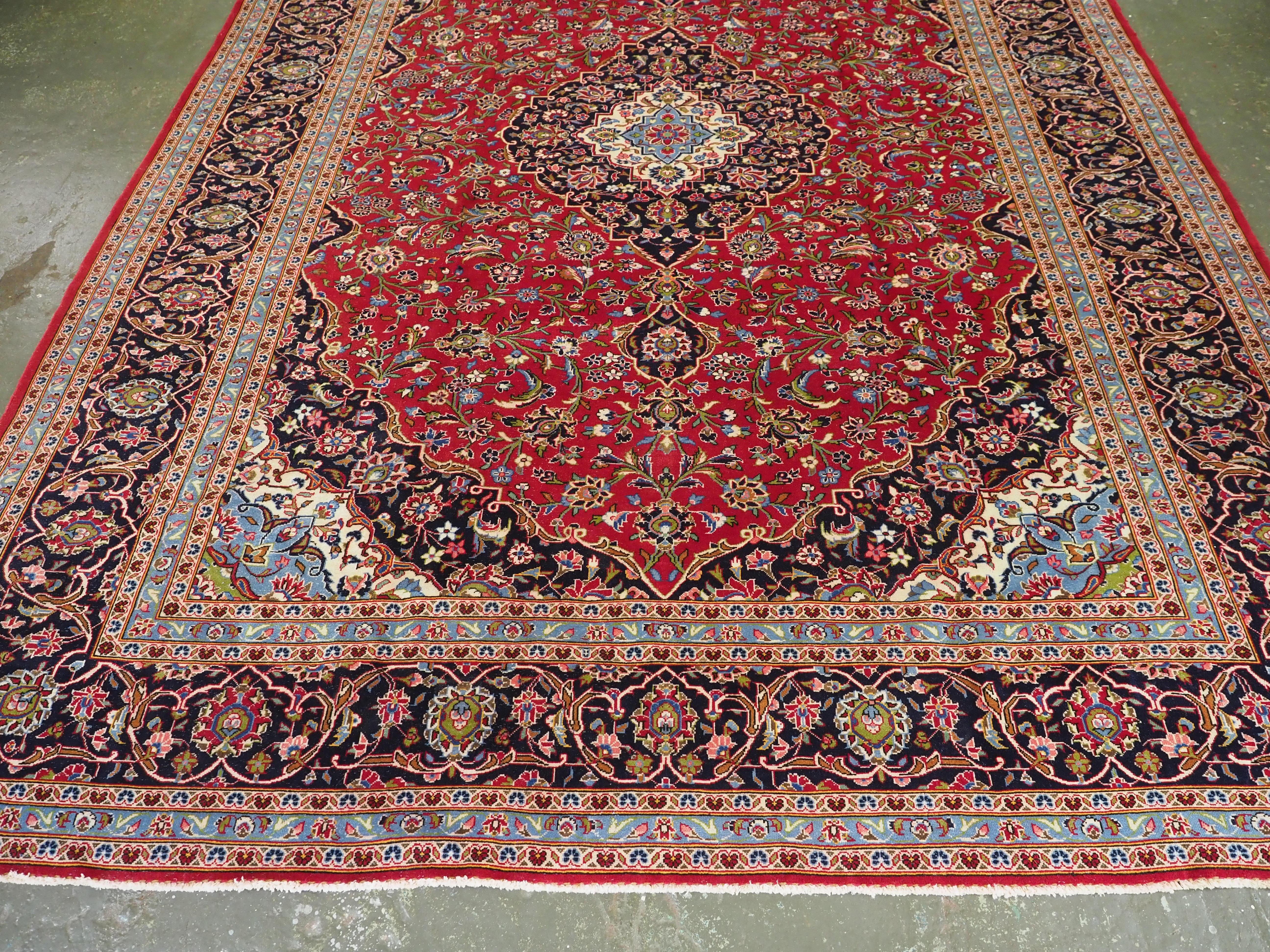 Mid-20th Century Vintage Kashan carpet of classic design and good colour.  Circa 1950. For Sale