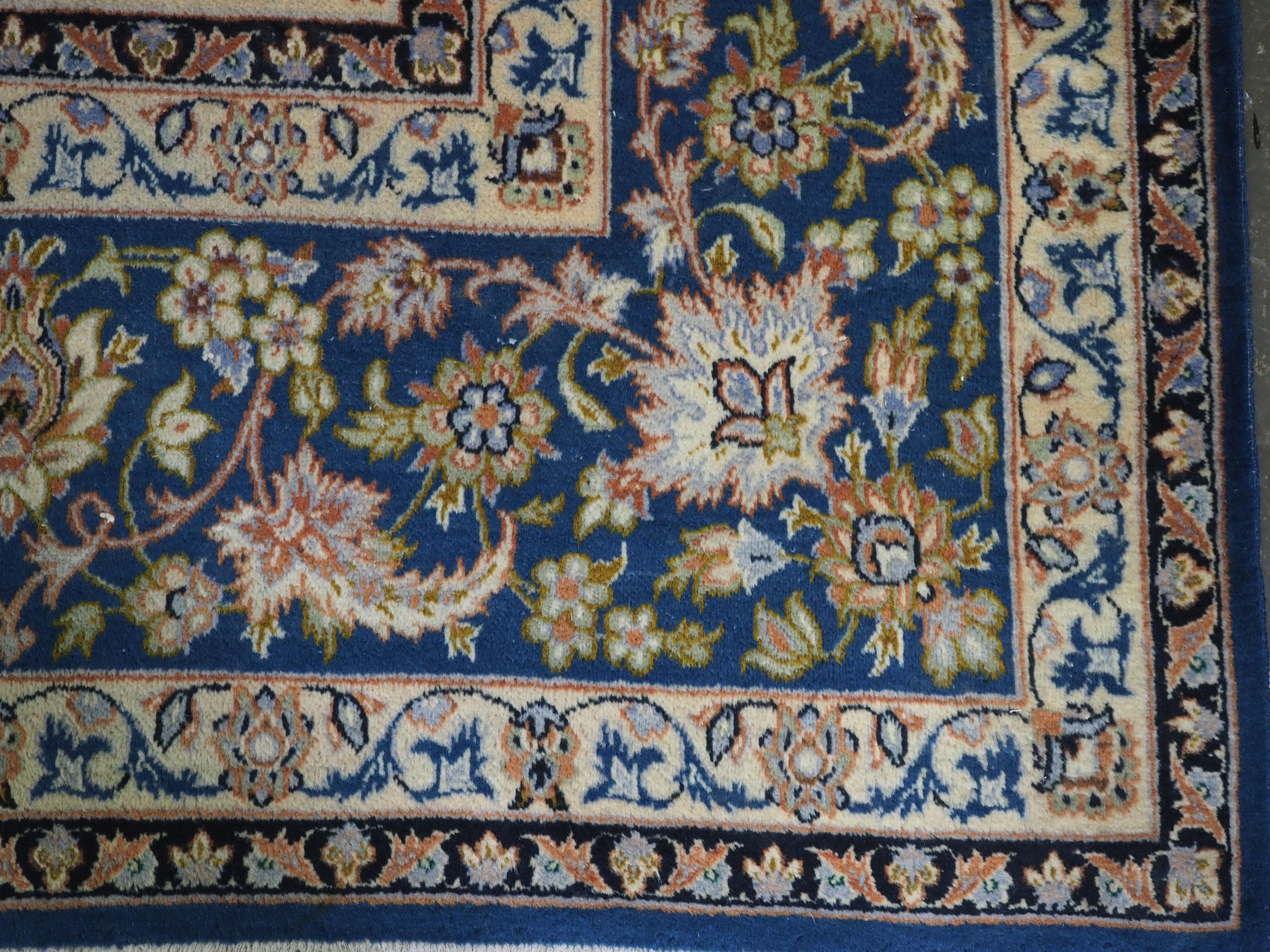 Vintage  Kashan carpet of traditional  design in a large room size. For Sale 8