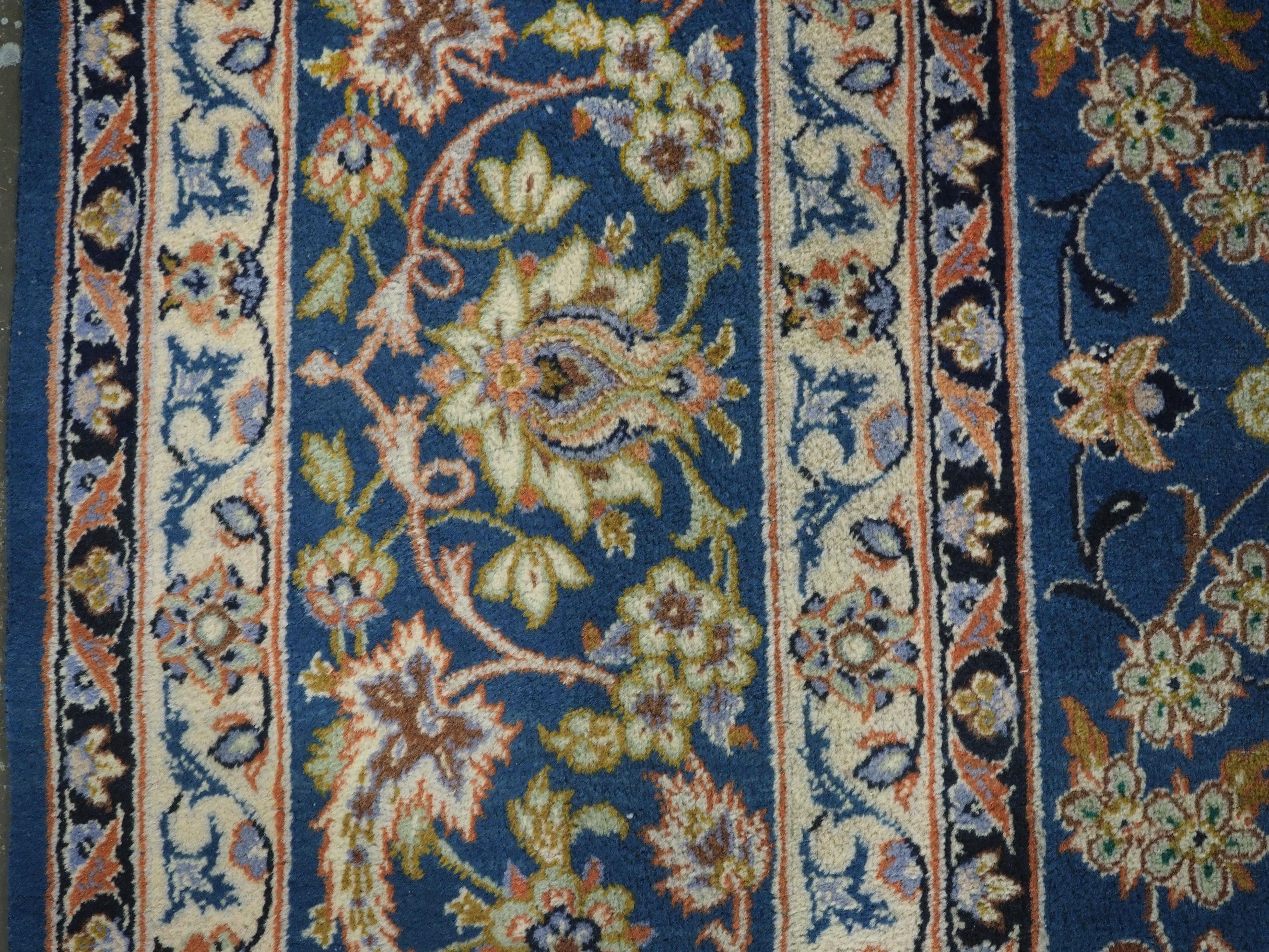 Vintage By  Kashan Teppich der traditionellen  Entwurf in einer großen Raumgröße. im Angebot 1