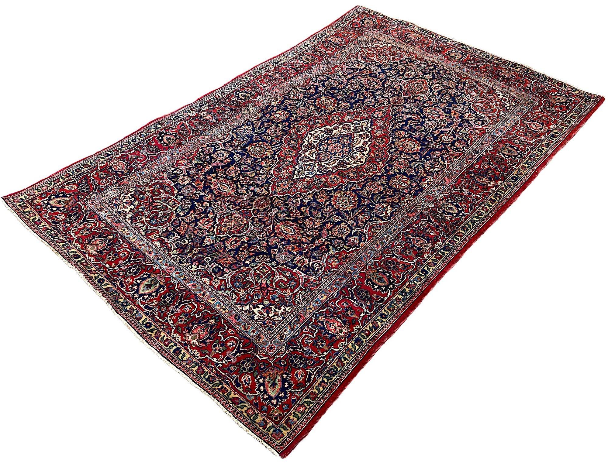 Vintage Kashan Rug 2.04m x 1.30m In Good Condition In St. Albans, GB